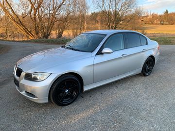 318i e90