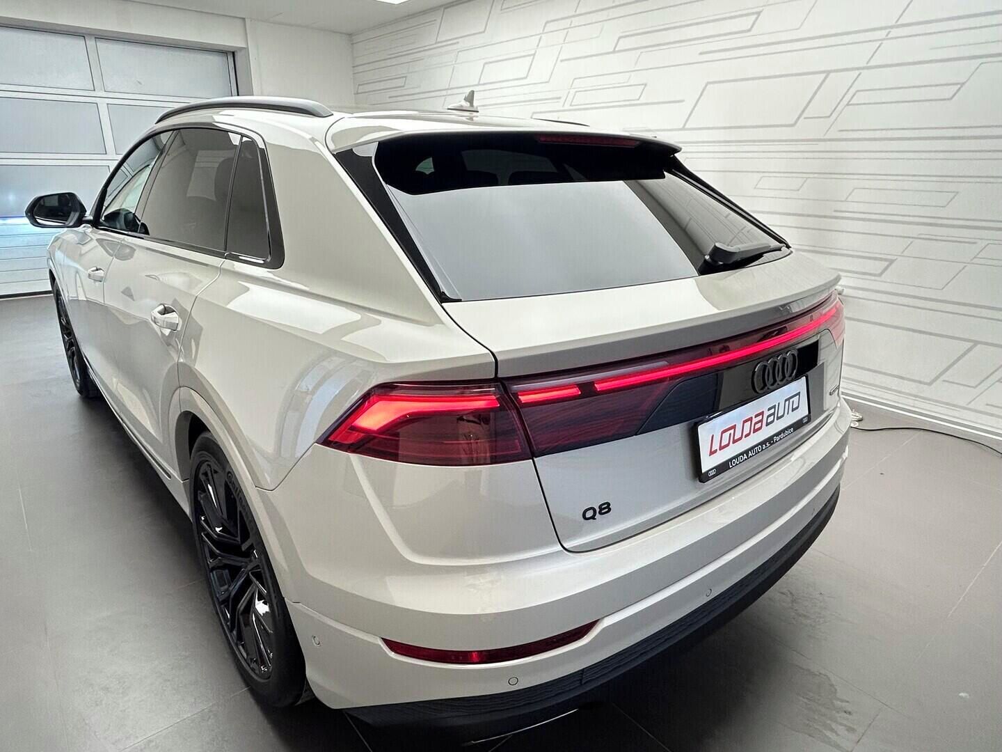 Audi Q8, SUV 50 TDI quattro 210 kW - fotka 6