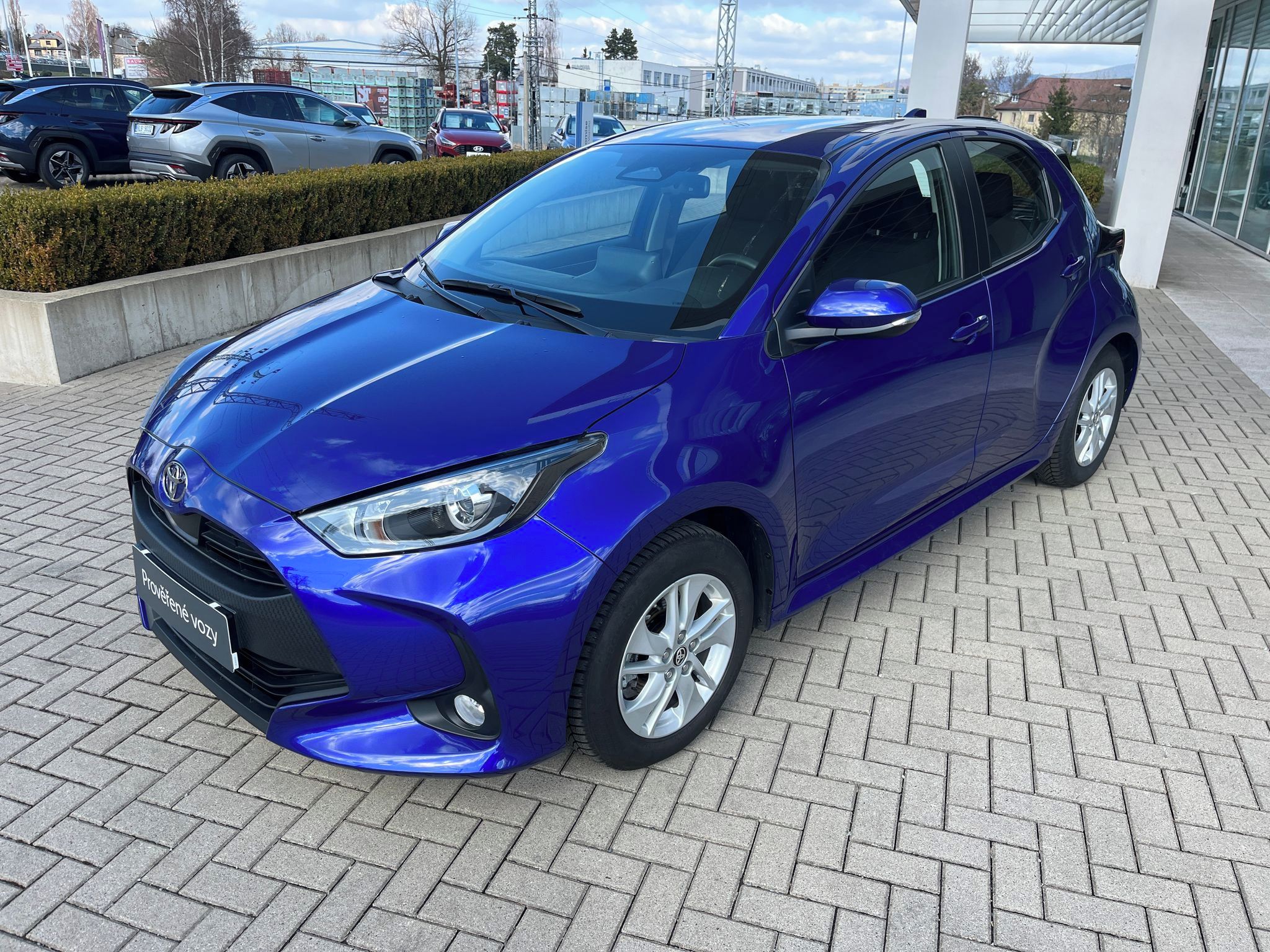 Toyota Yaris, 1.5 Hybrid e-CVT Comfort - fotka 2