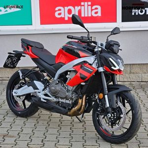 Aprilia, Tuono 457 Piranha Red AKČNÍ CE