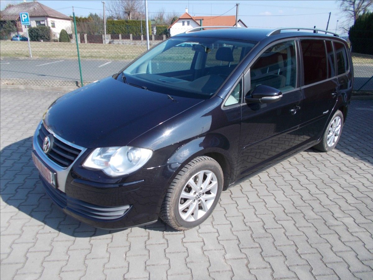 Volkswagen Touran, 1,9 TDI DIGIKLIMA 7 MÍST NOVÁ - fotka 4