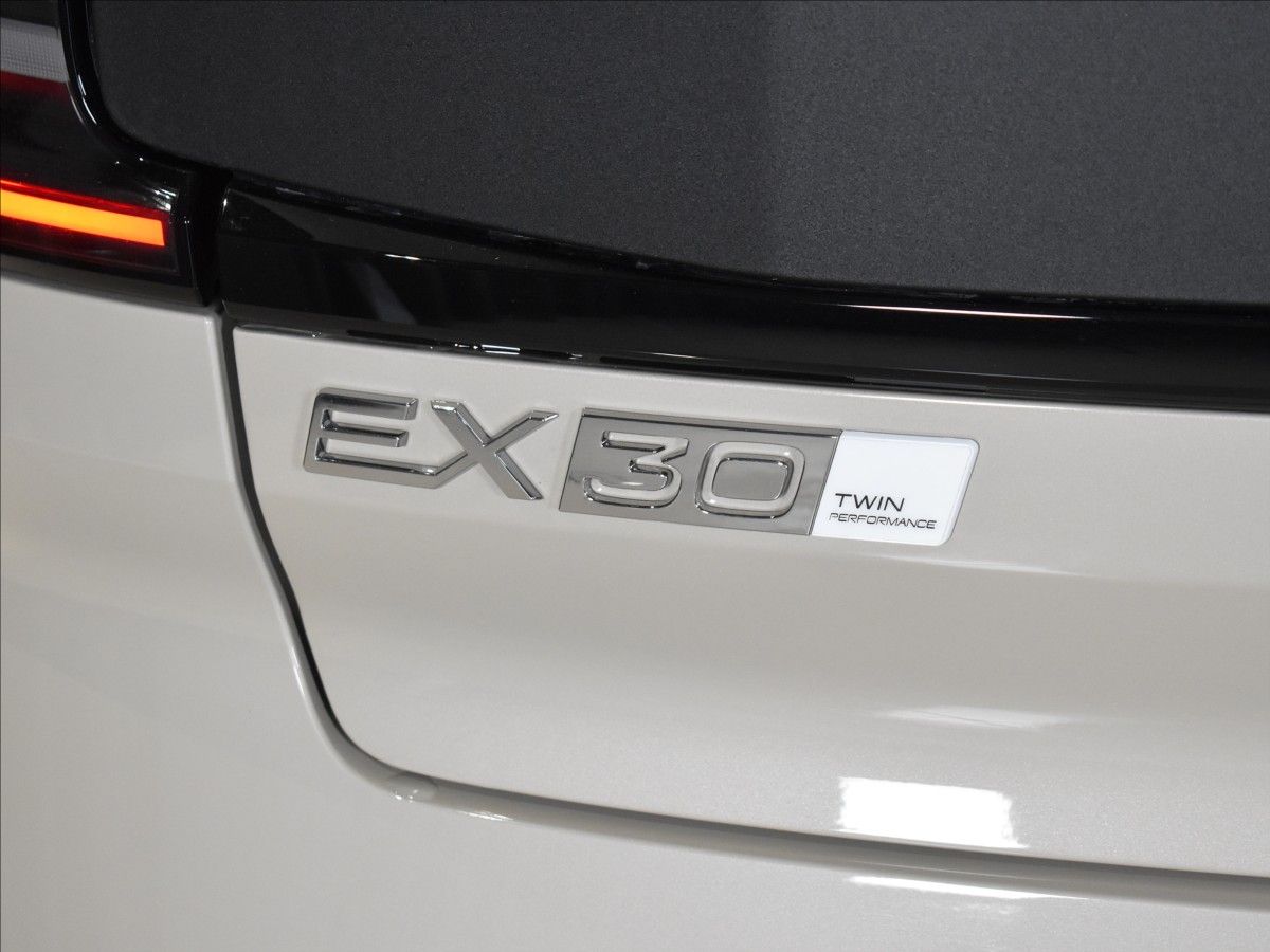 Volvo EX30, Ultra  Twin motor perf. - fotka 4