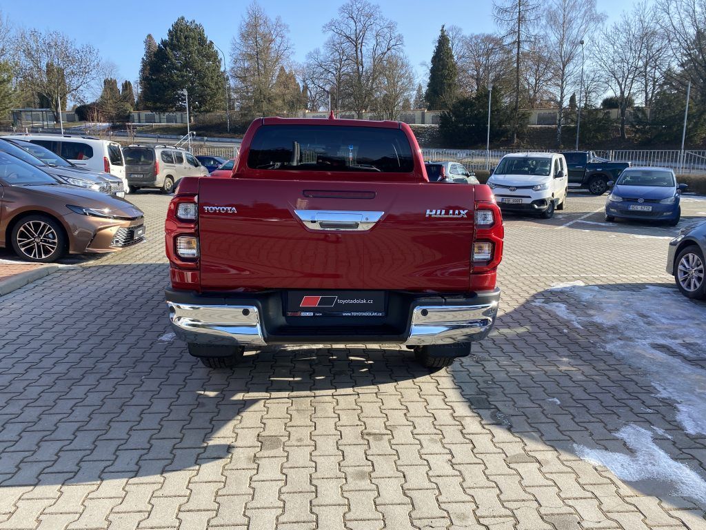 Toyota Hilux, 2,8 Diesel 6AT Executive - fotka 4