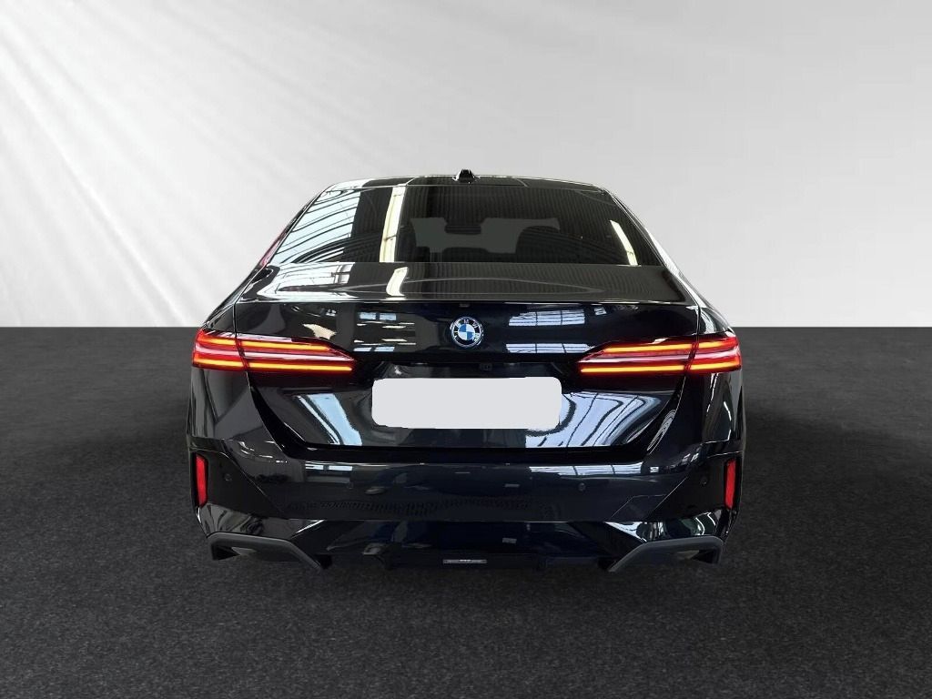 BMW Řada 5, 550 e xDrive M Sport*Kůže*Navi - fotka 4