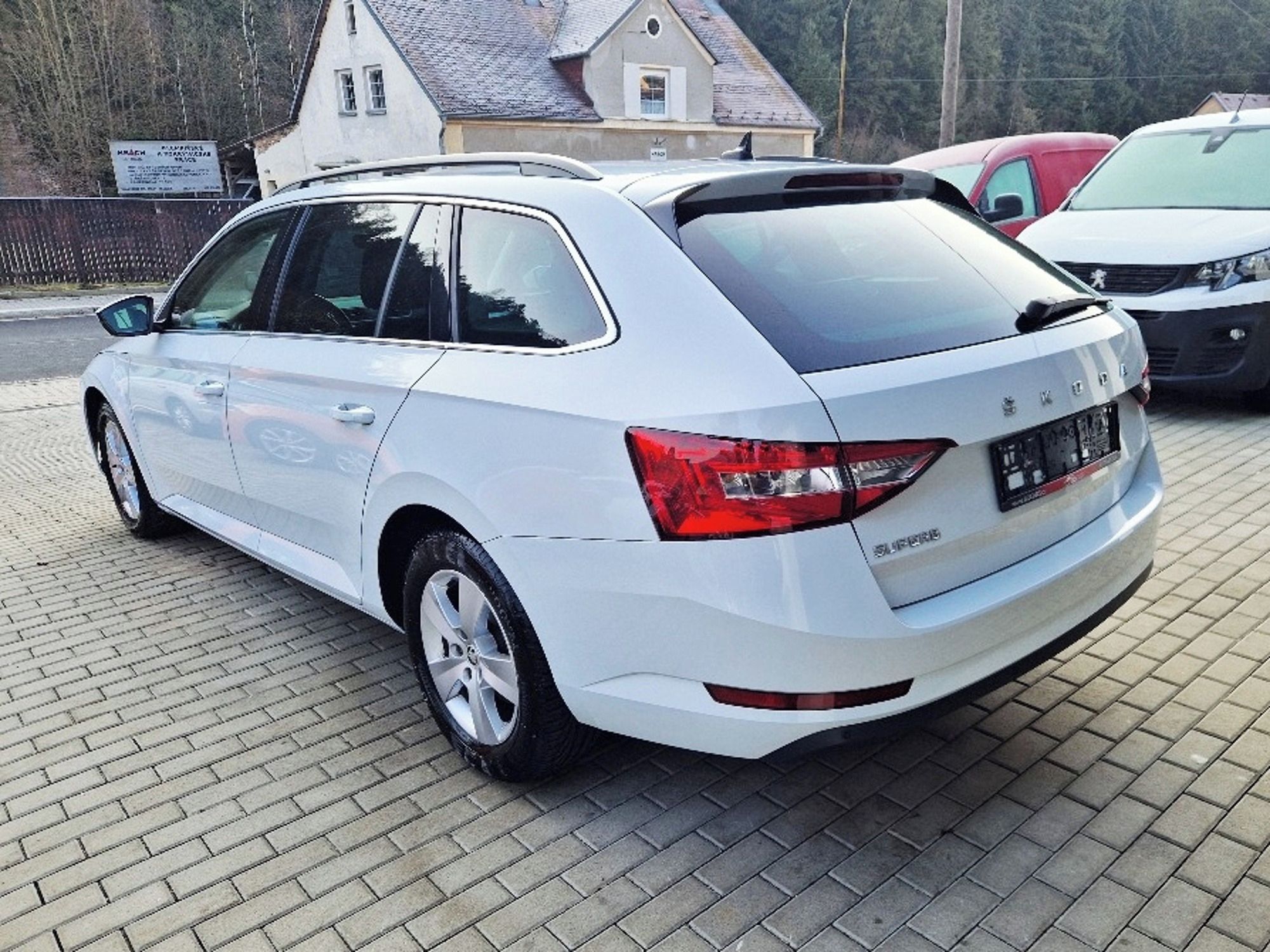 Škoda Superb, 2.0 TDi Clever (110 kW), LED - fotka 3
