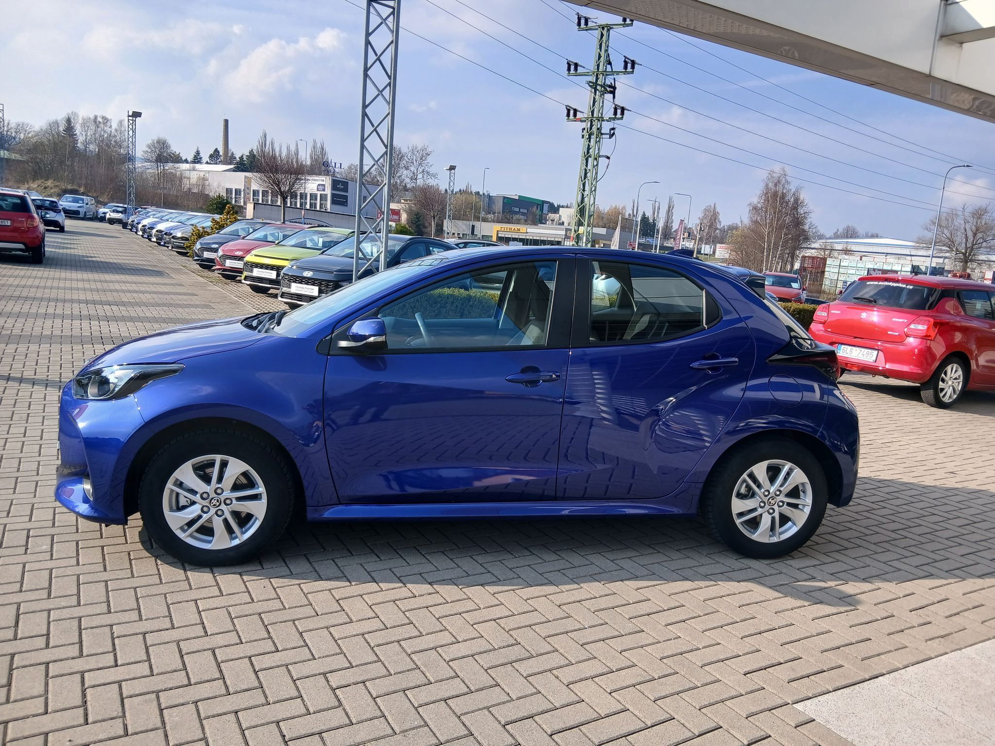 Toyota Yaris, 1.5 Hybrid e-CVT Comfort - fotka 3