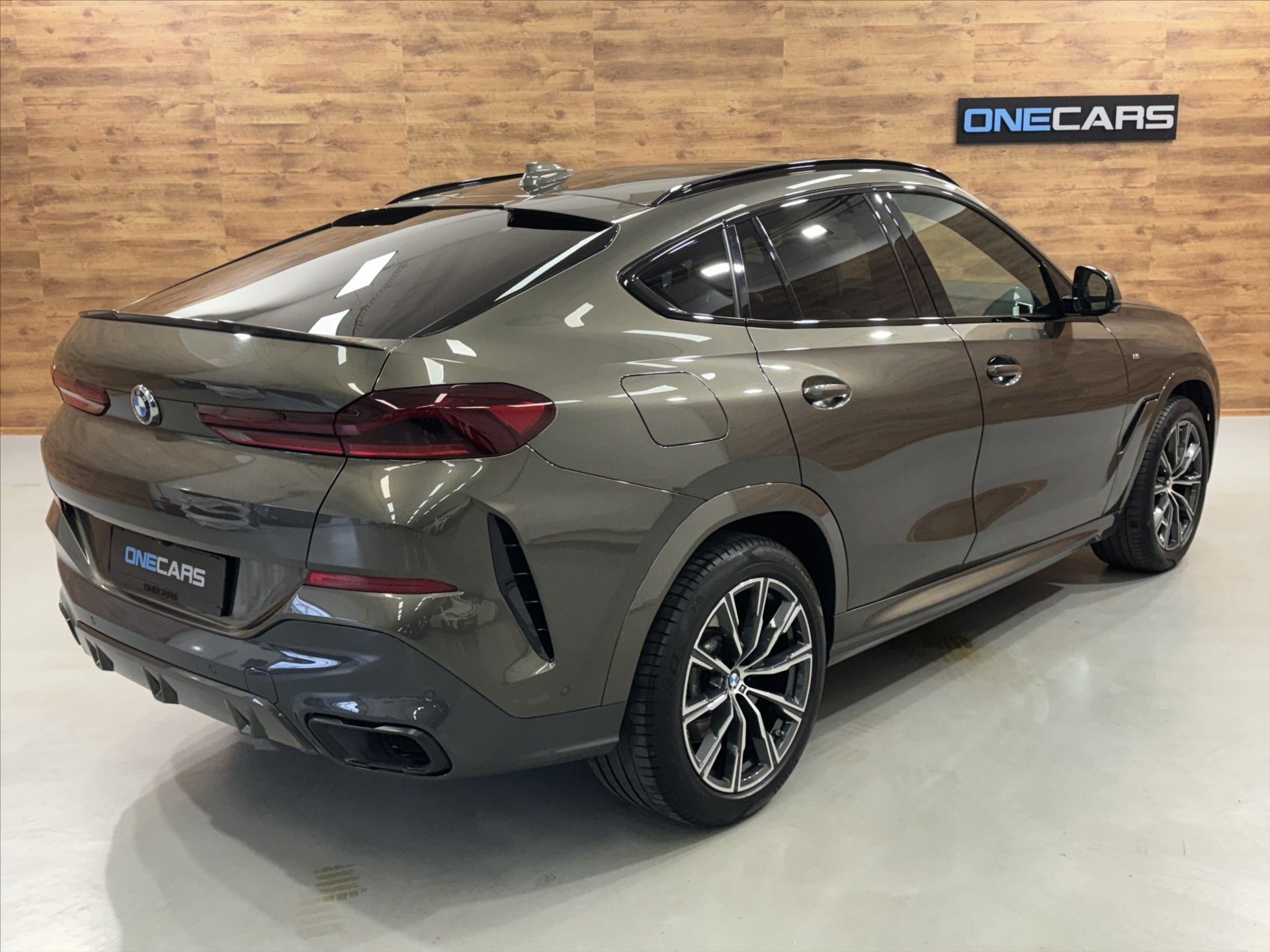 BMW X6, 40i xDRIVE M SPORT DVD TV - fotka 3