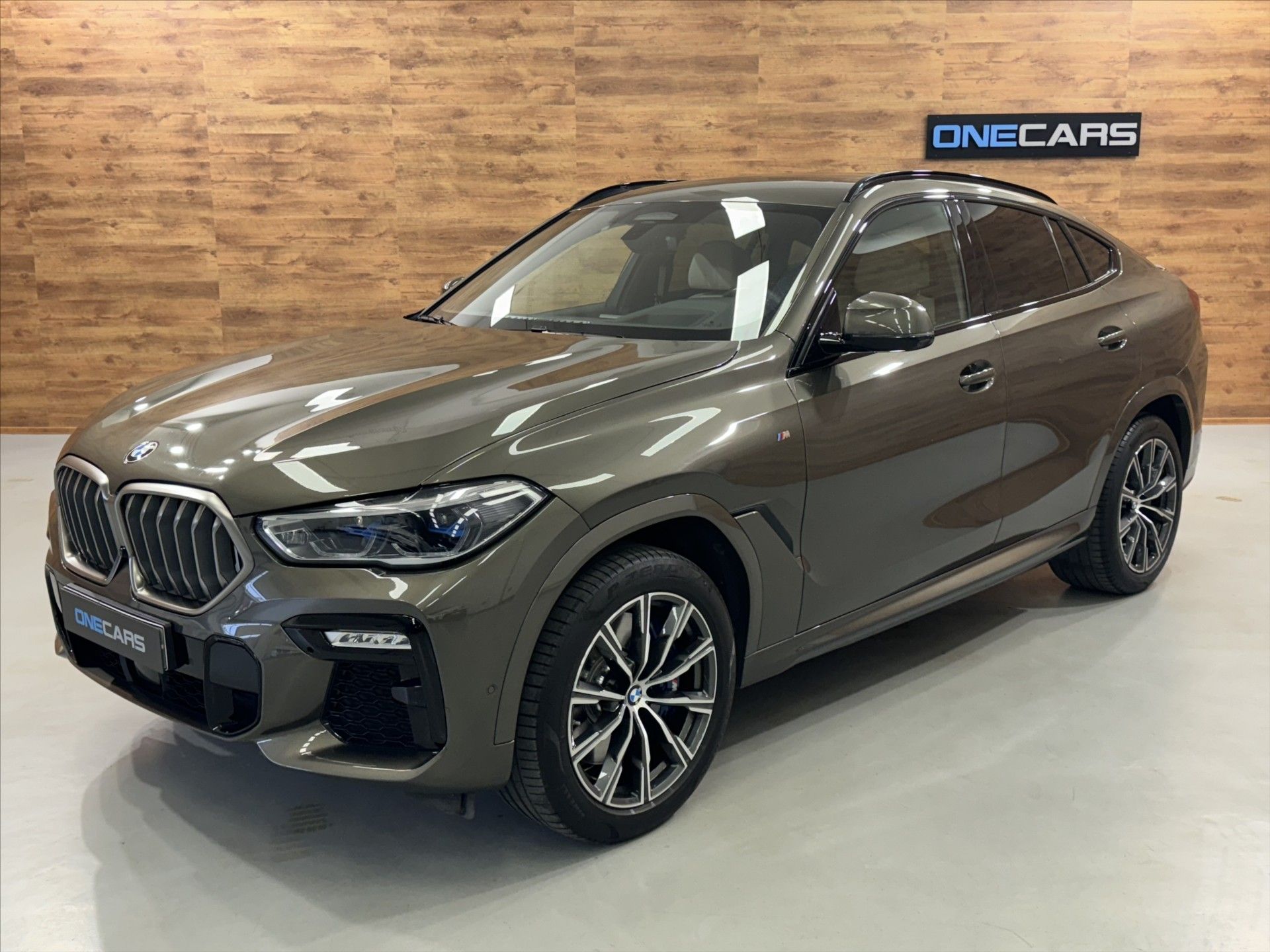BMW X6, 40i xDRIVE M SPORT DVD TV - fotka 2