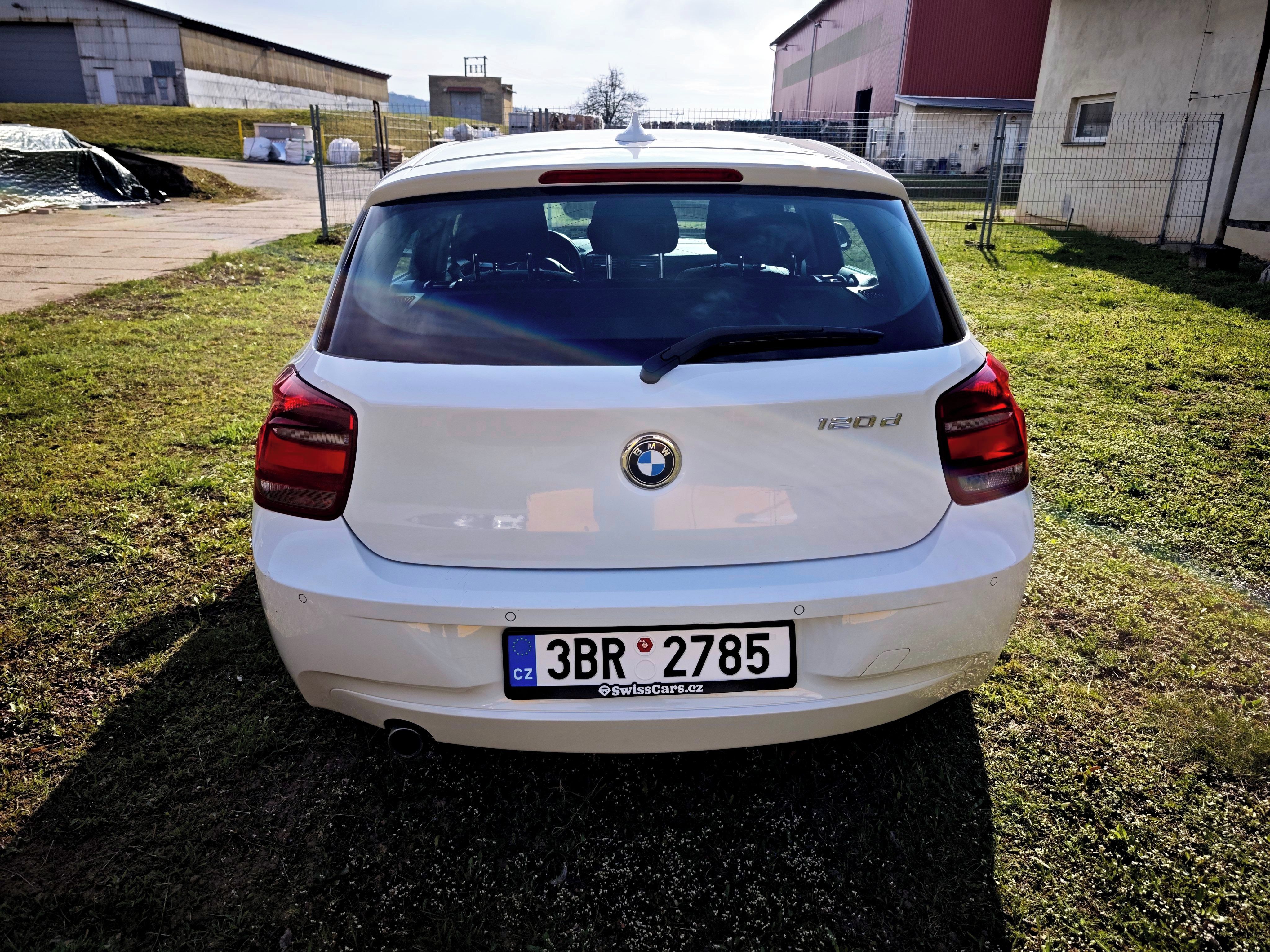 BMW Řada 1, 120d 135kw 7st AT, navi profes - fotka 4