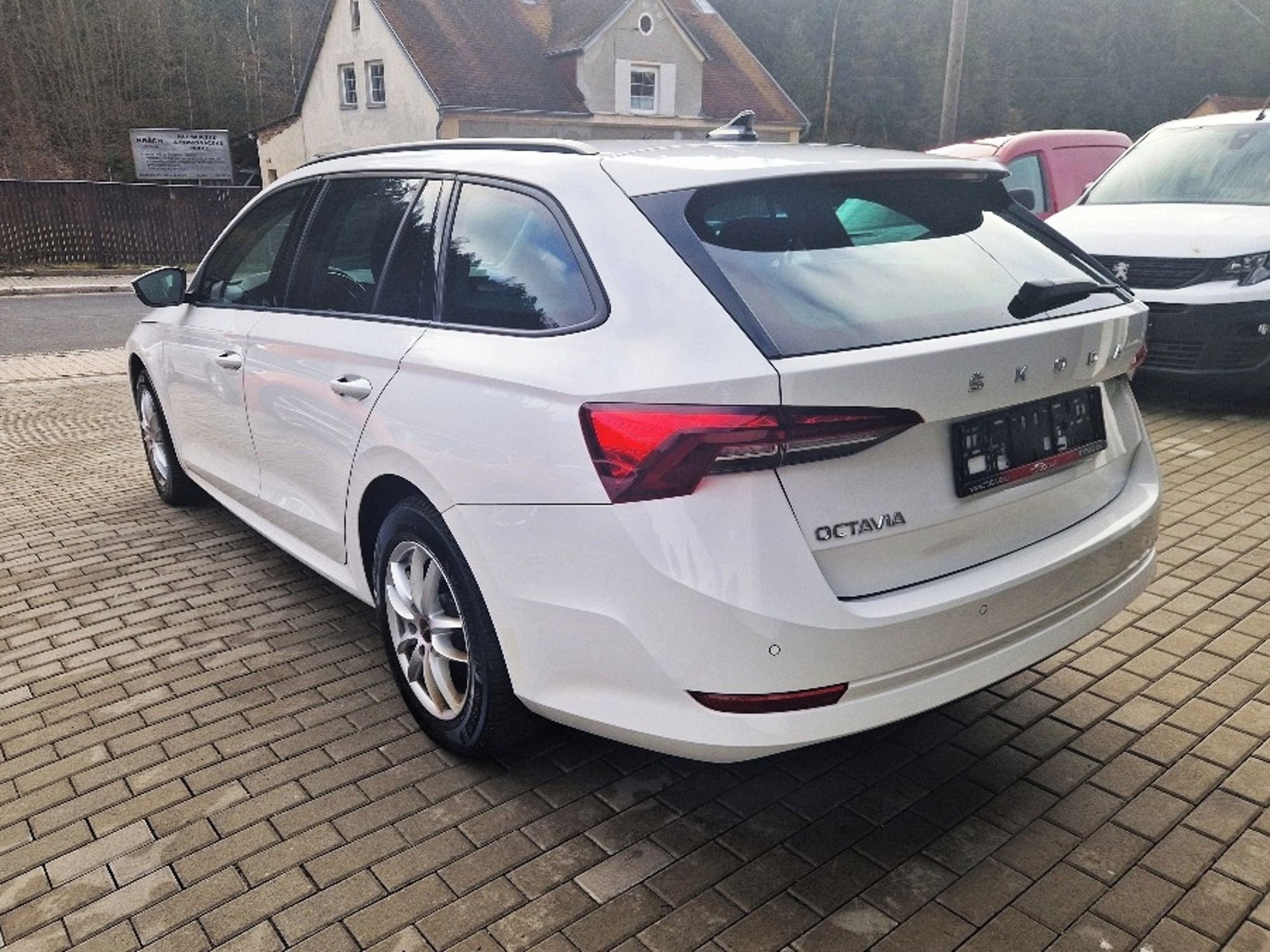 Škoda Octavia, 2.0 TDi (110 kW), LED, DSG - fotka 3