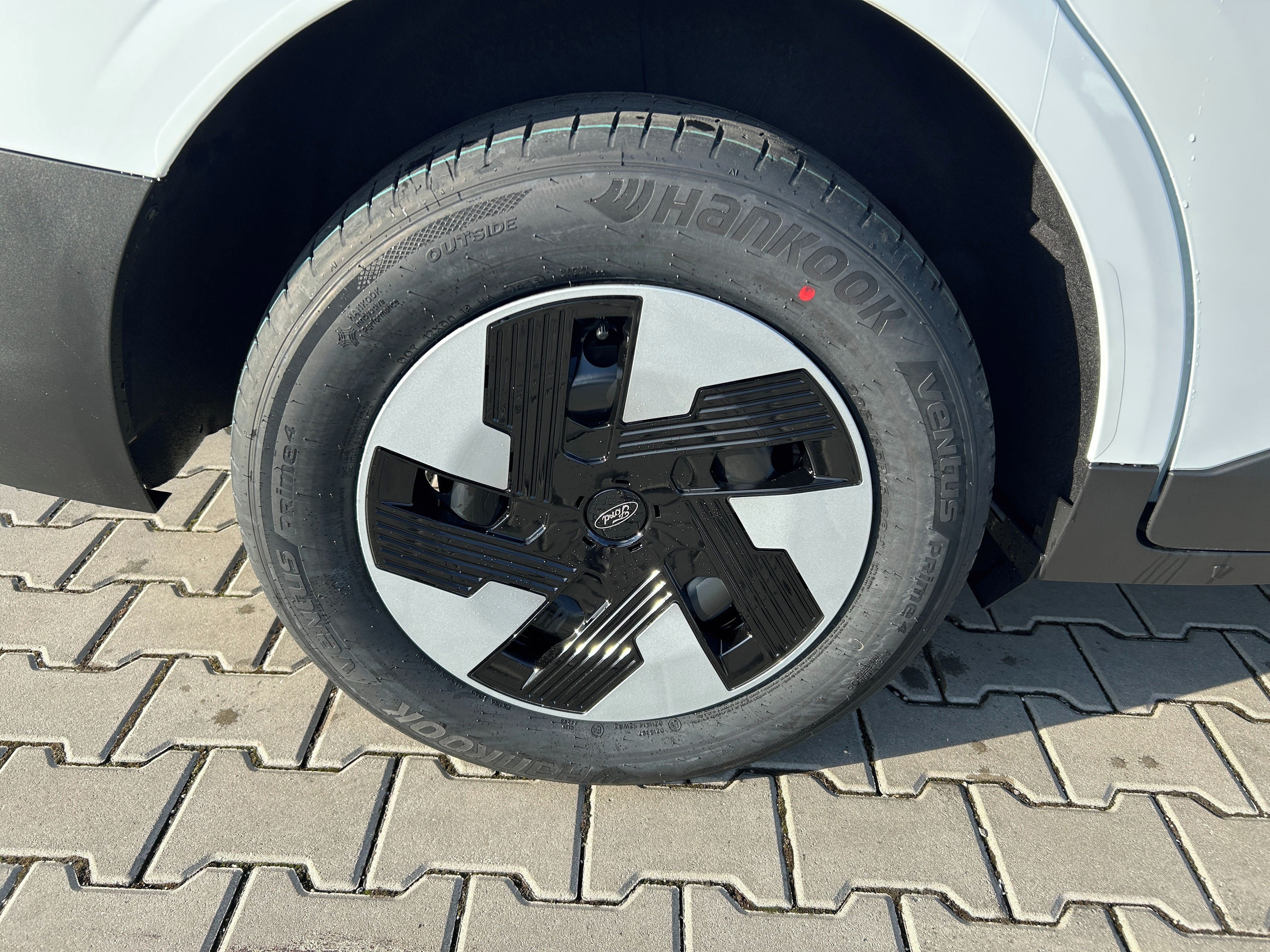 Ford Tourneo Courier, 43 kWh Elektromotor Trend L1 - fotka 4