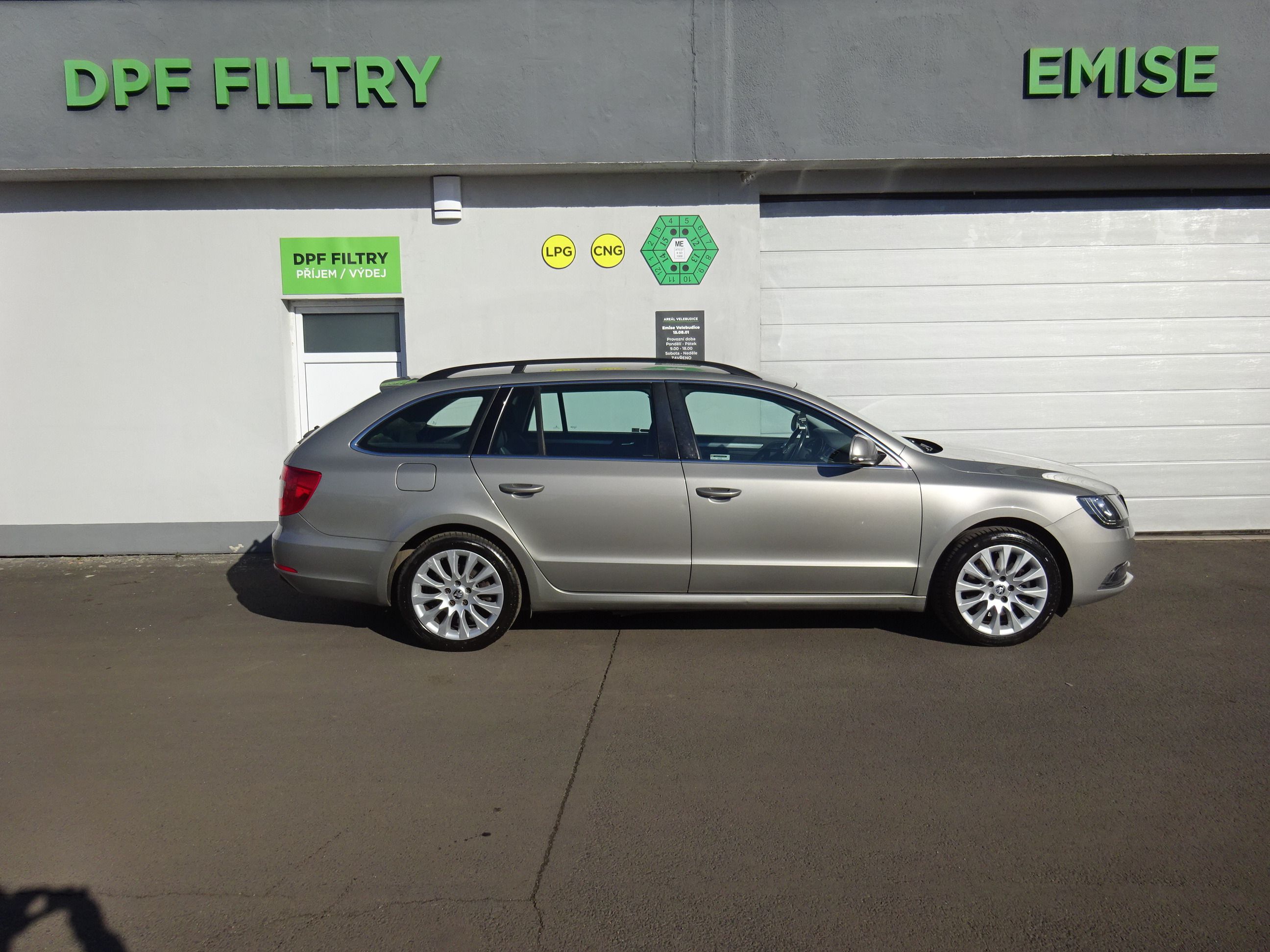 Škoda Superb, II 2.0 TDi DSG - fotka 2