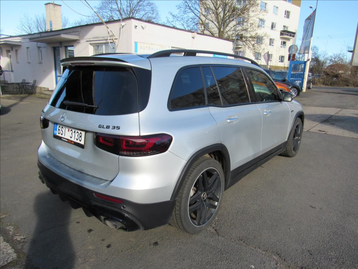 Mercedes-Benz GLB, 2,0 AMG 35 225kW - fotka 6