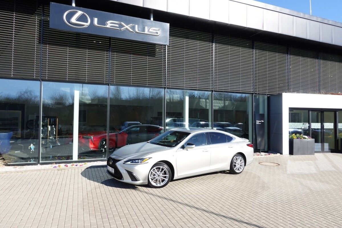 Lexus ES 300h, F-Sport