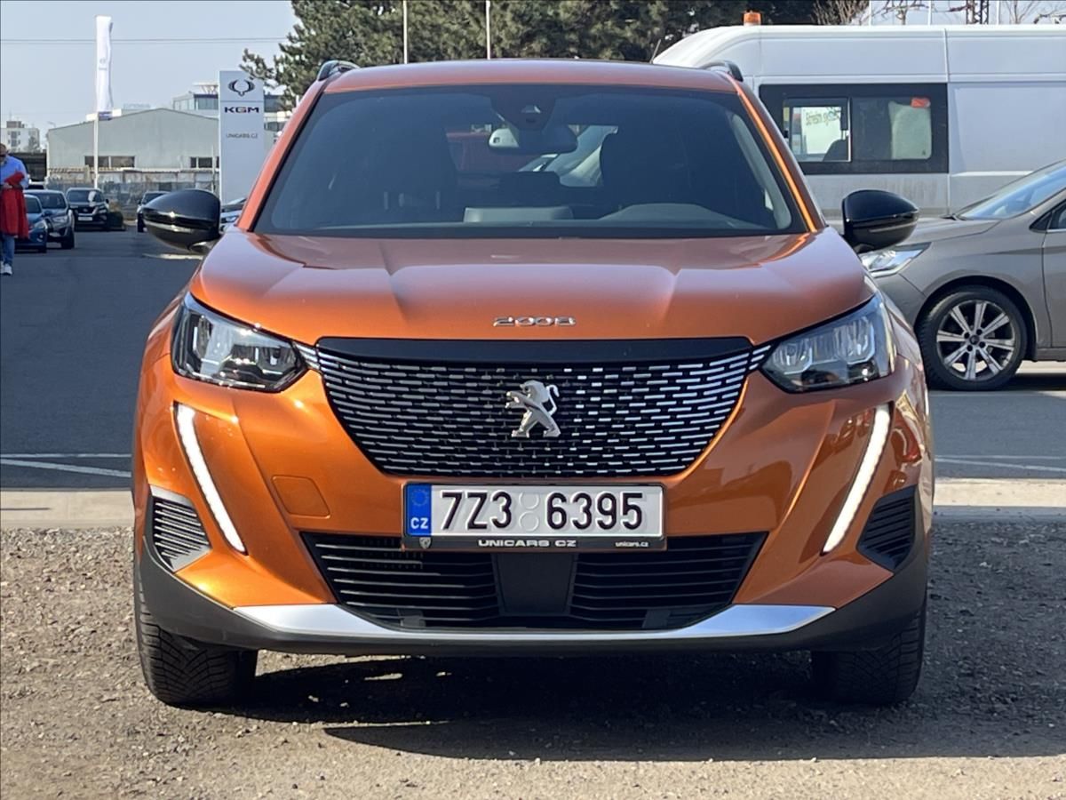 Peugeot 2008, 1,2 PT  Allure EAT8 záruka 4/2 - fotka 2