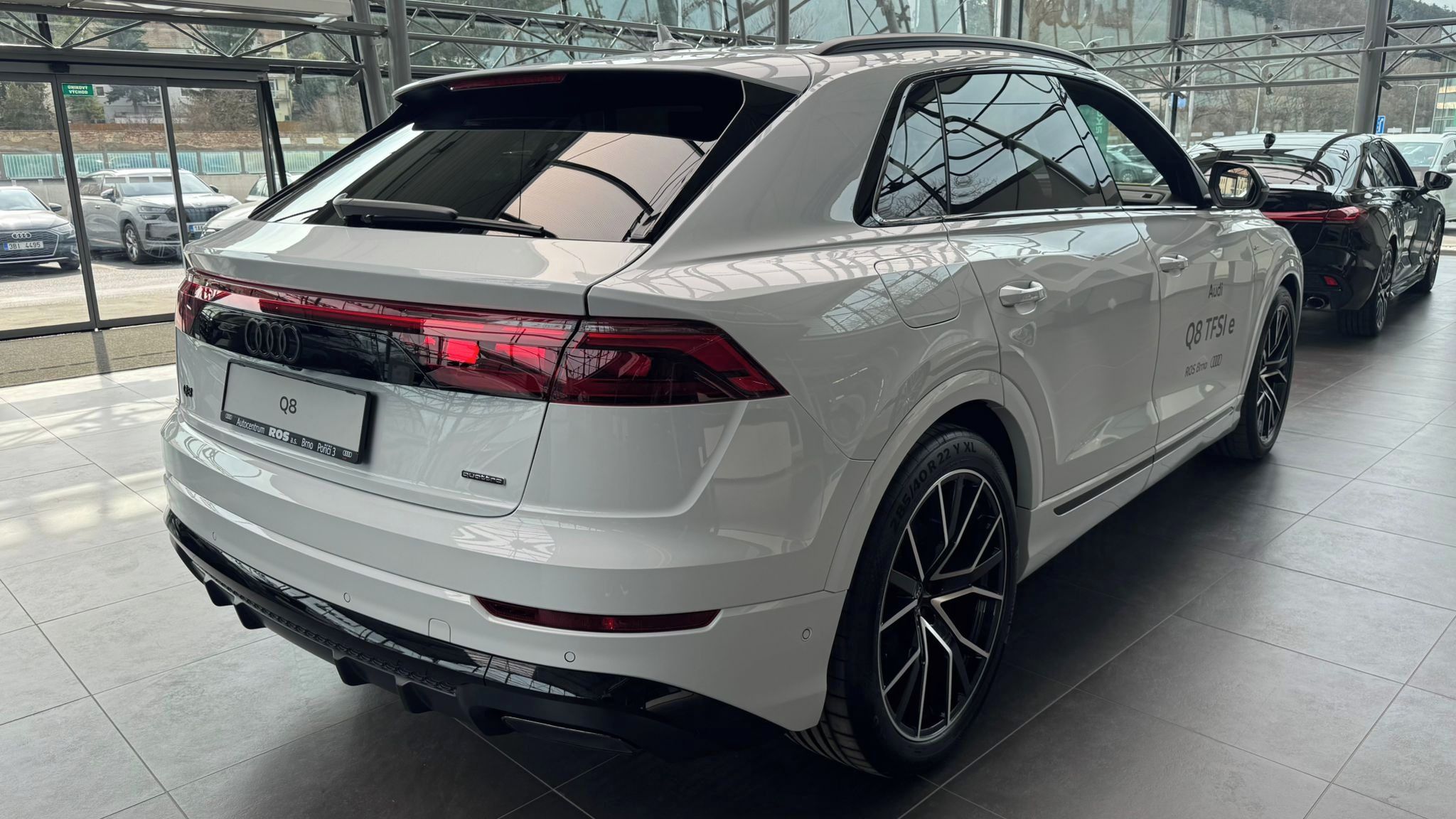 Audi Q8, TFSI e quattro 360 kW - fotka 5