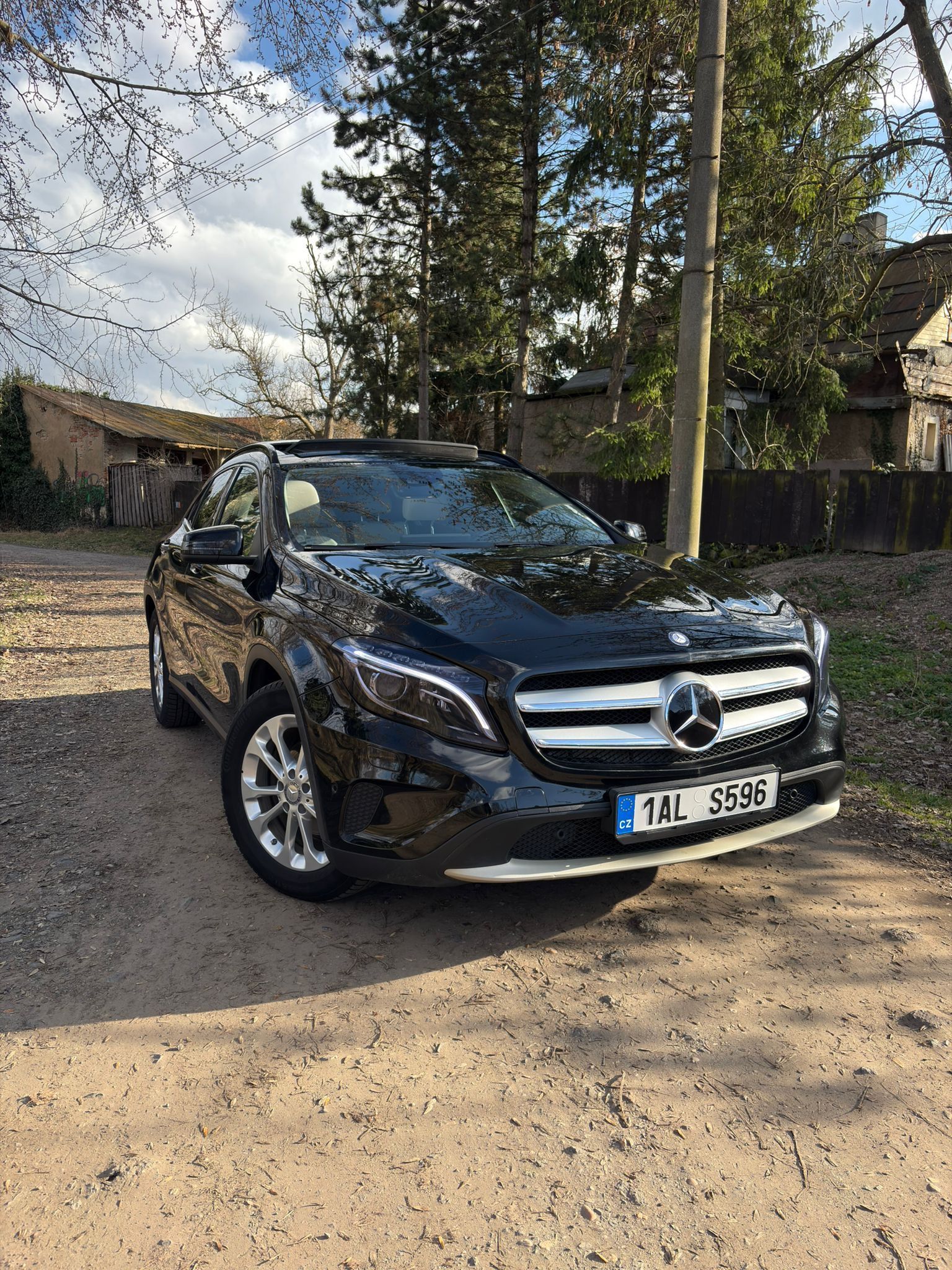 Mercedes-Benz GLA, Top výbava