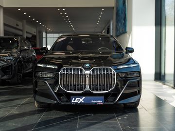 750e xDrive Sedan,Tažné+Záruka
