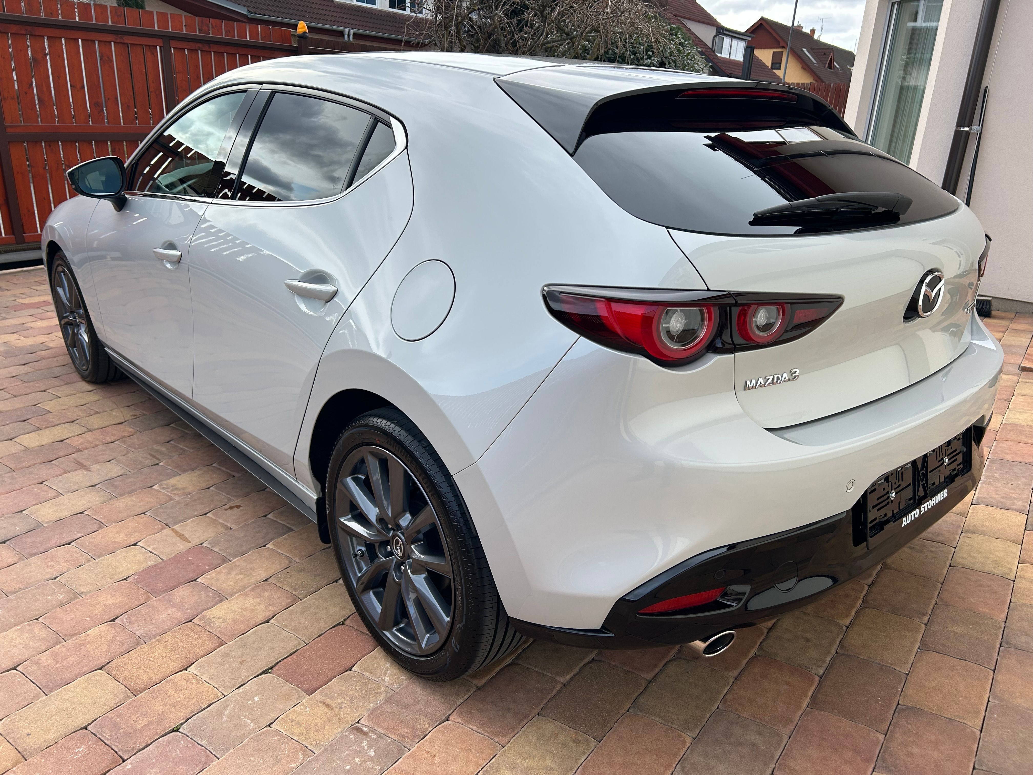 Mazda 3, 2.0 e-SKYACTIV-G150 EXCLUSIVE - fotka 6