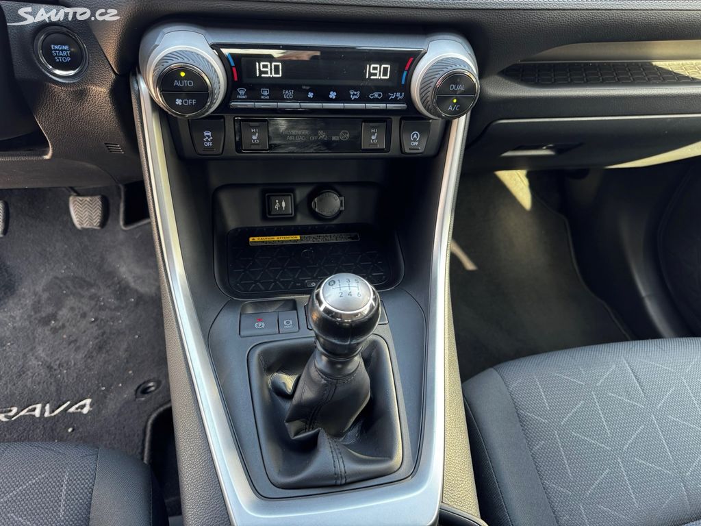 Toyota Rav4, fotka 9