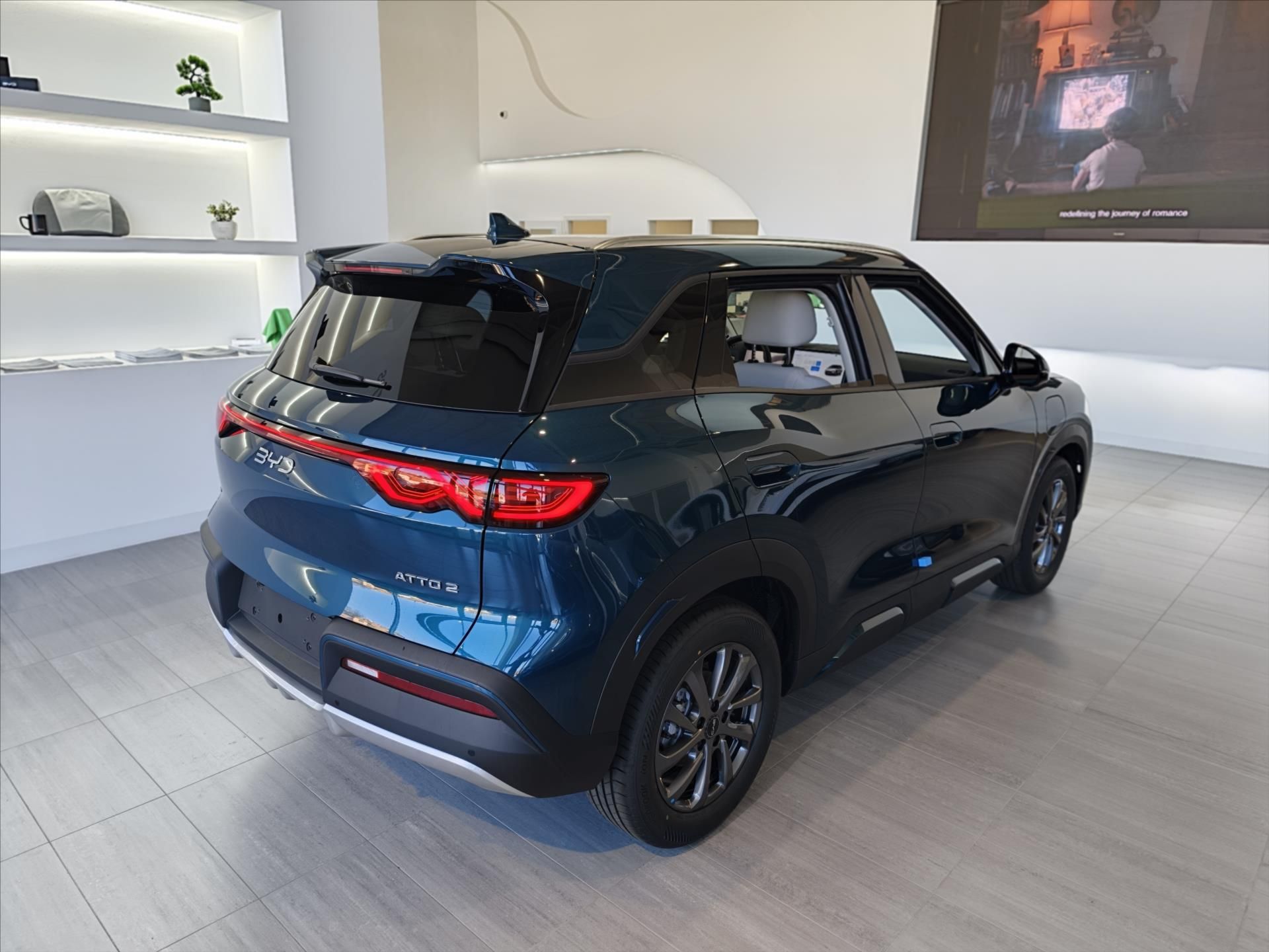 BYD ATTO 2, 1,5 DM-i  156 Kw Boost - fotka 2