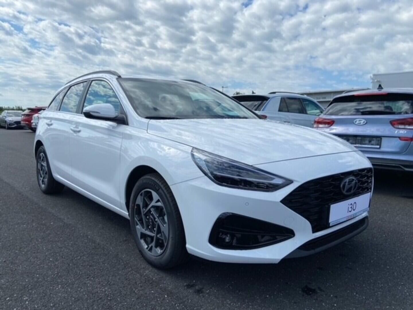 Hyundai i30, WG 26 1,6TGDI DCT STYLE 110 kW - fotka 3