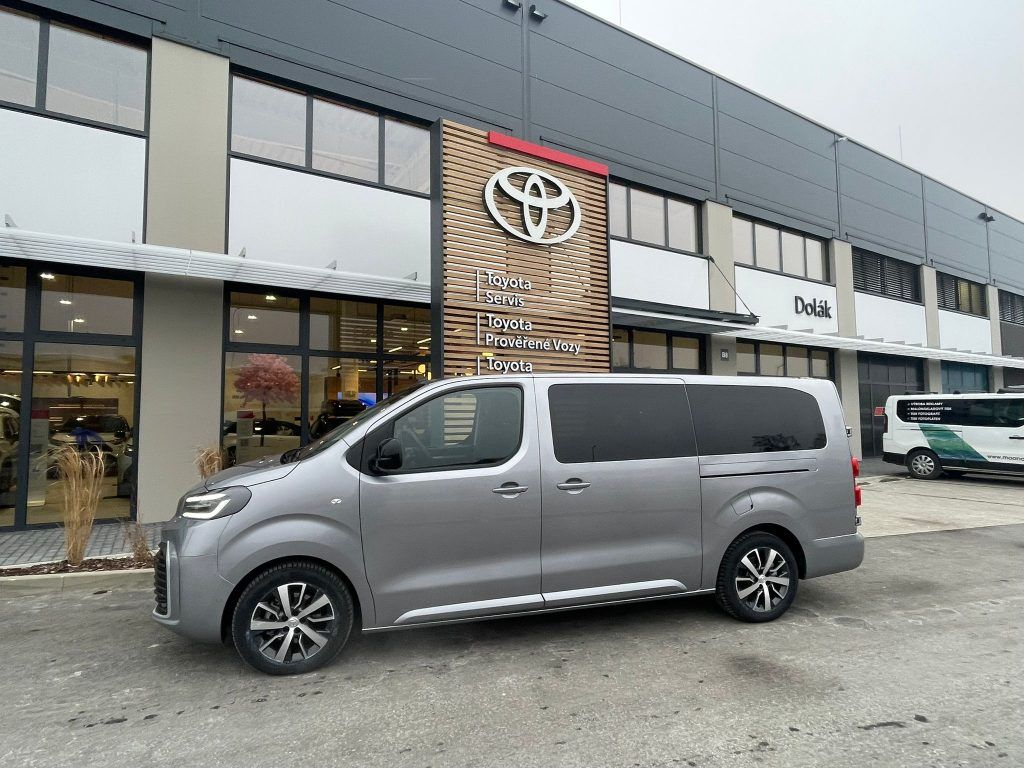 Toyota Proace Verso, 2.0D A/T Business 8 Comfort - fotka 4
