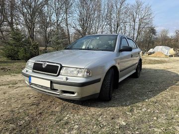 1.9 TDI - pojízdná, 2 sady kol