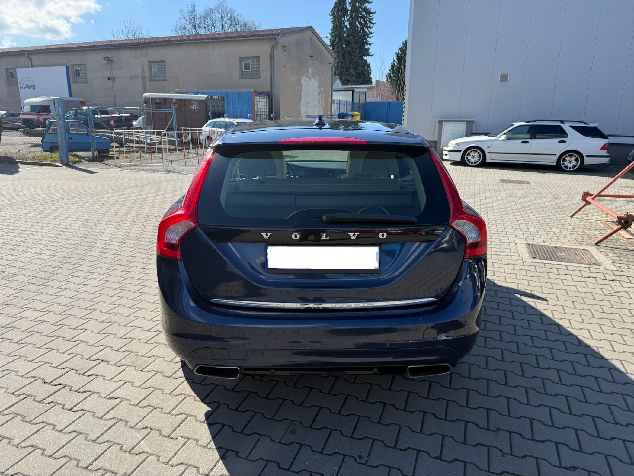 Volvo V60, 2.4 D6 Plug-in Hybrid Summum - fotka 5