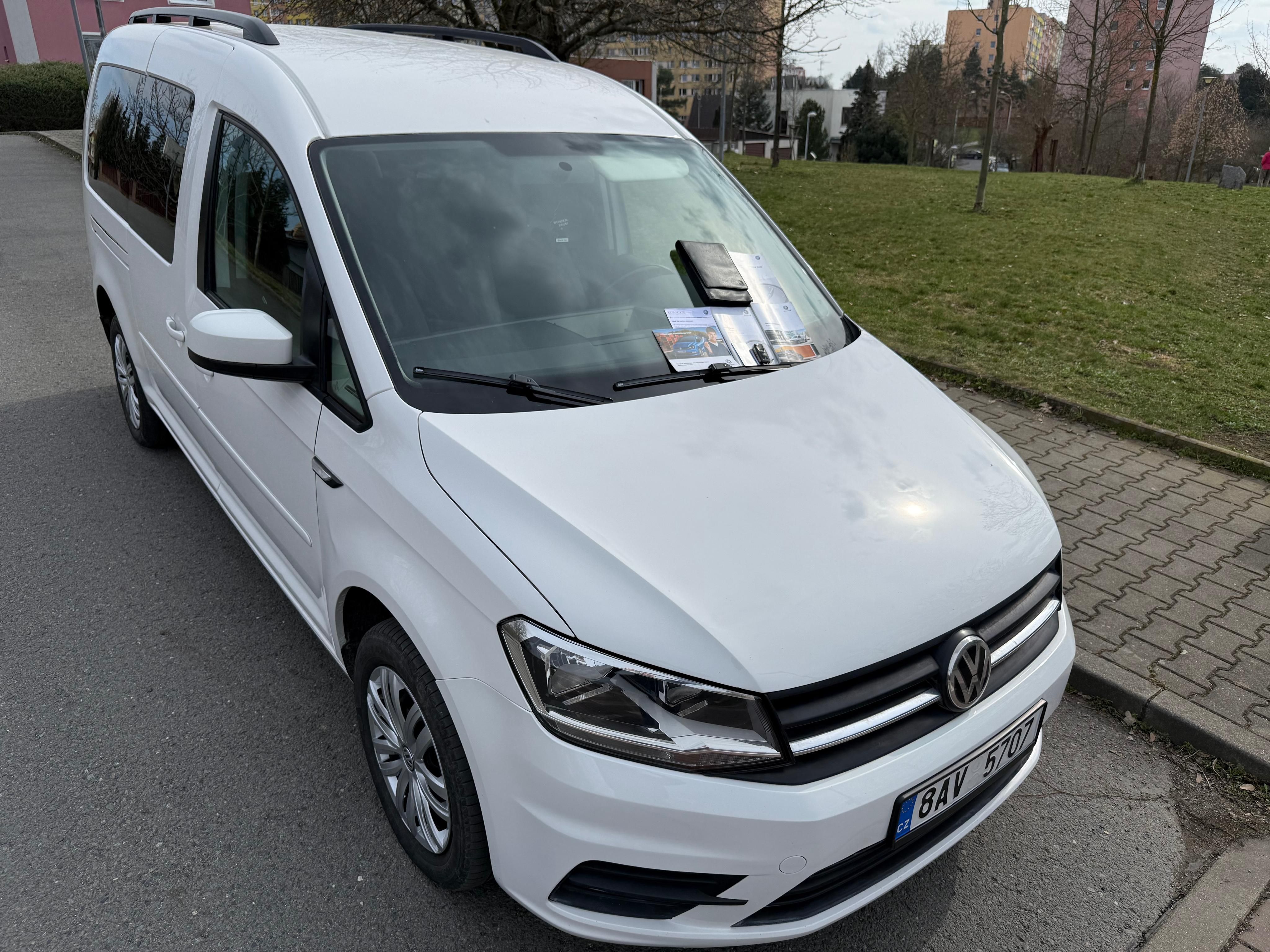 Volkswagen Caddy, Long 2.0tdi 7míst boh.výbava - fotka 3