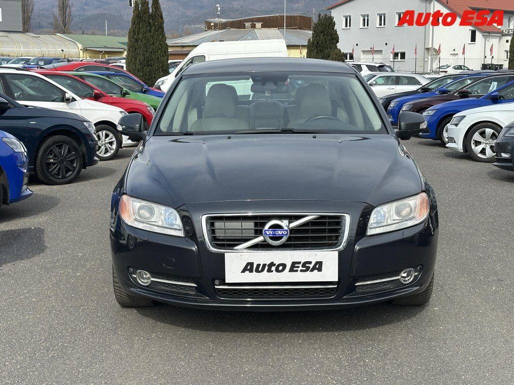 Volvo S80, 2.4,Navi,xenon,kůže - fotka 2