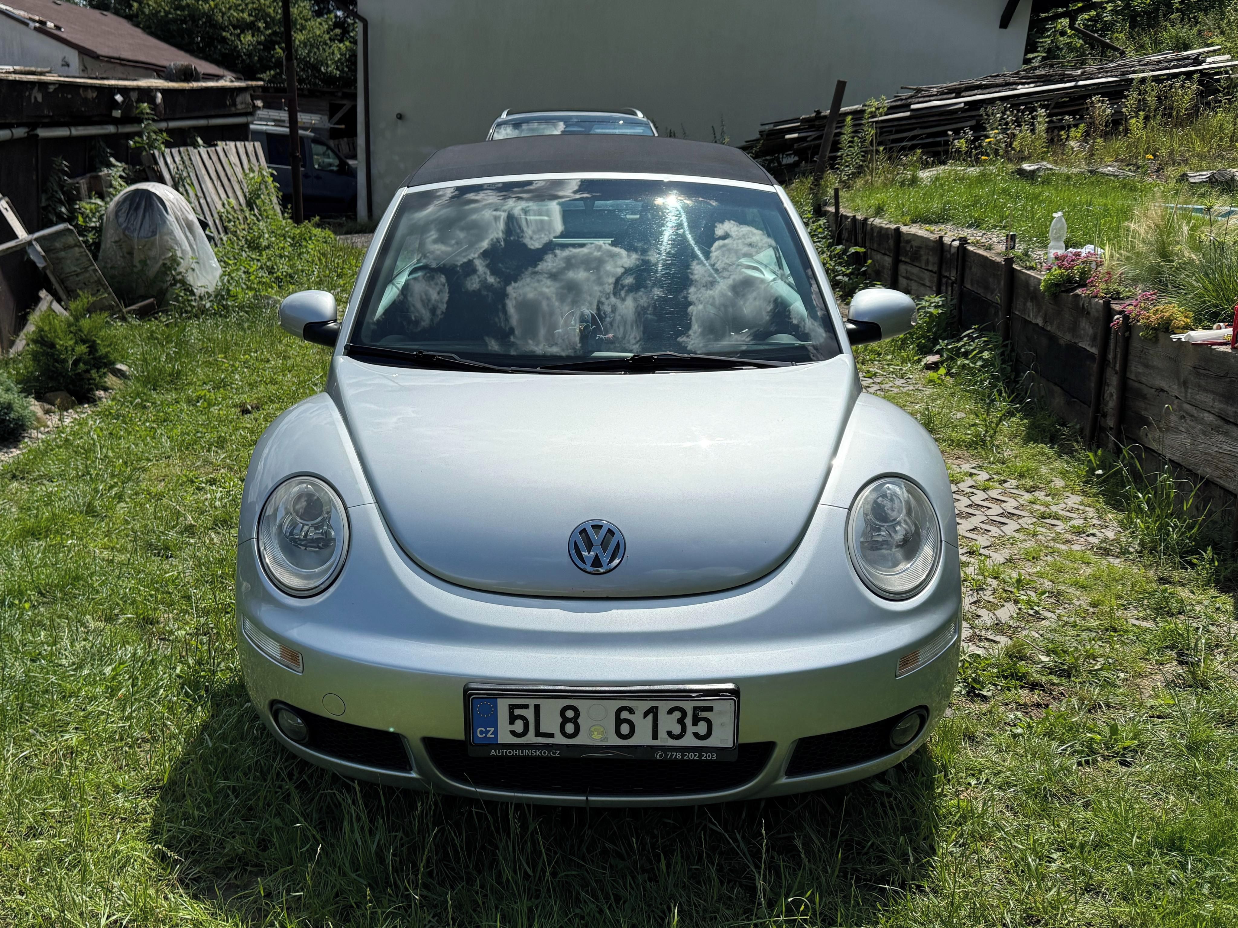 Volkswagen New Beetle, Cabrio, Garážováno - fotka 2