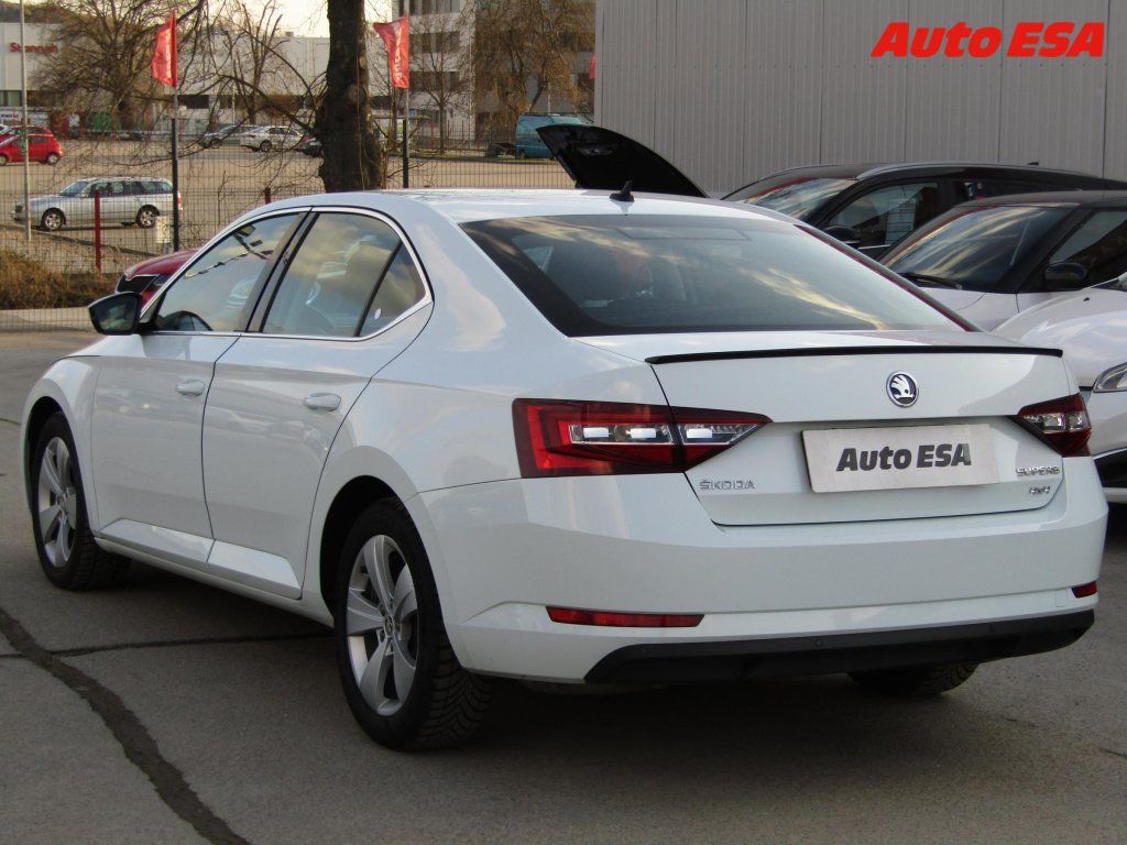 Škoda Superb, 2.0 TDi,ČR,Style,DSG - fotka 6