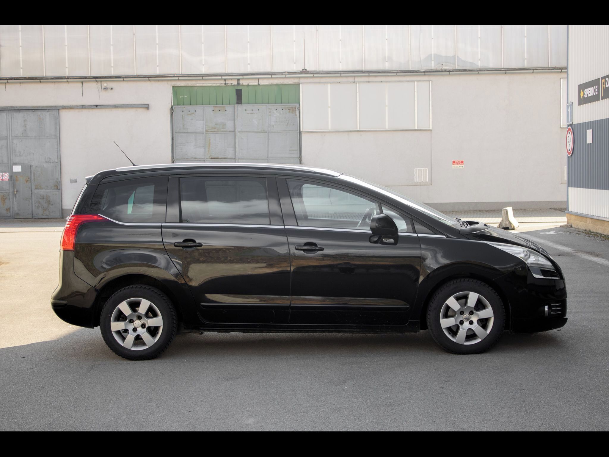 Peugeot 5008 - fotka 4