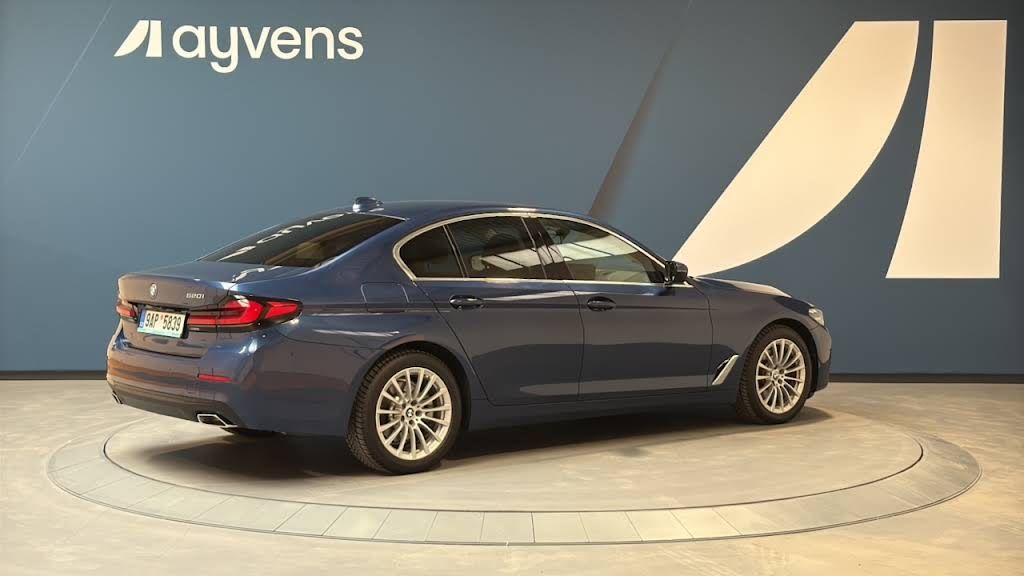 BMW Řada 5, 2.0 520i AT - fotka 2