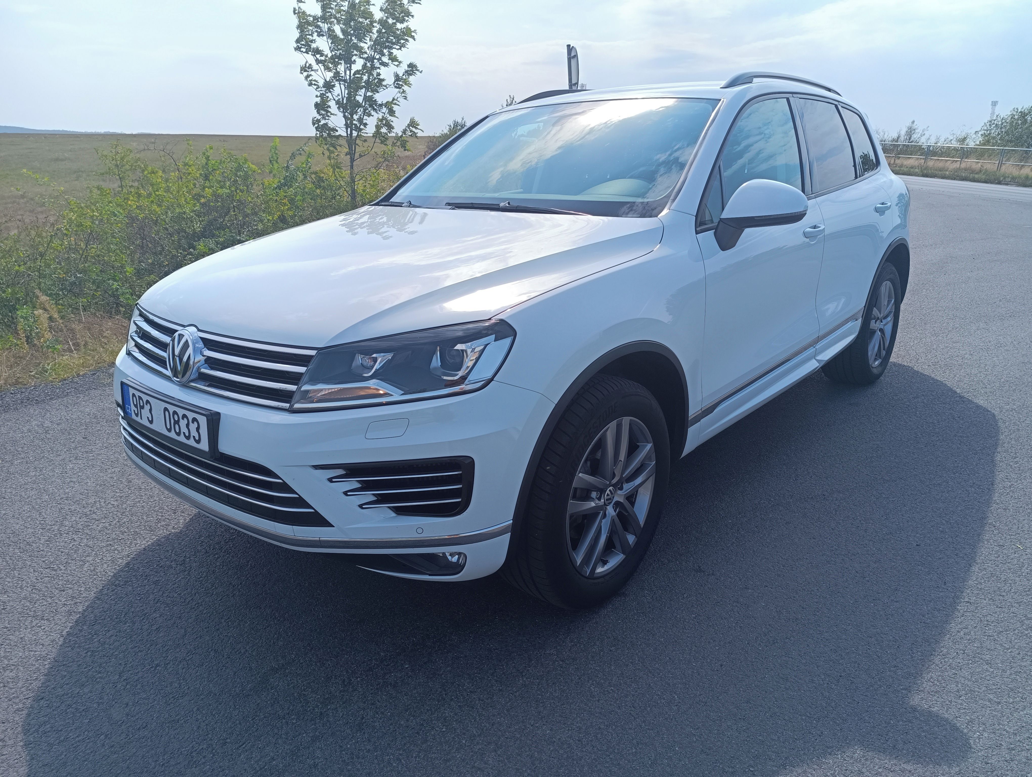 Volkswagen Touareg, R-Line 3.0TDI 193kW bez měchů! - fotka 2