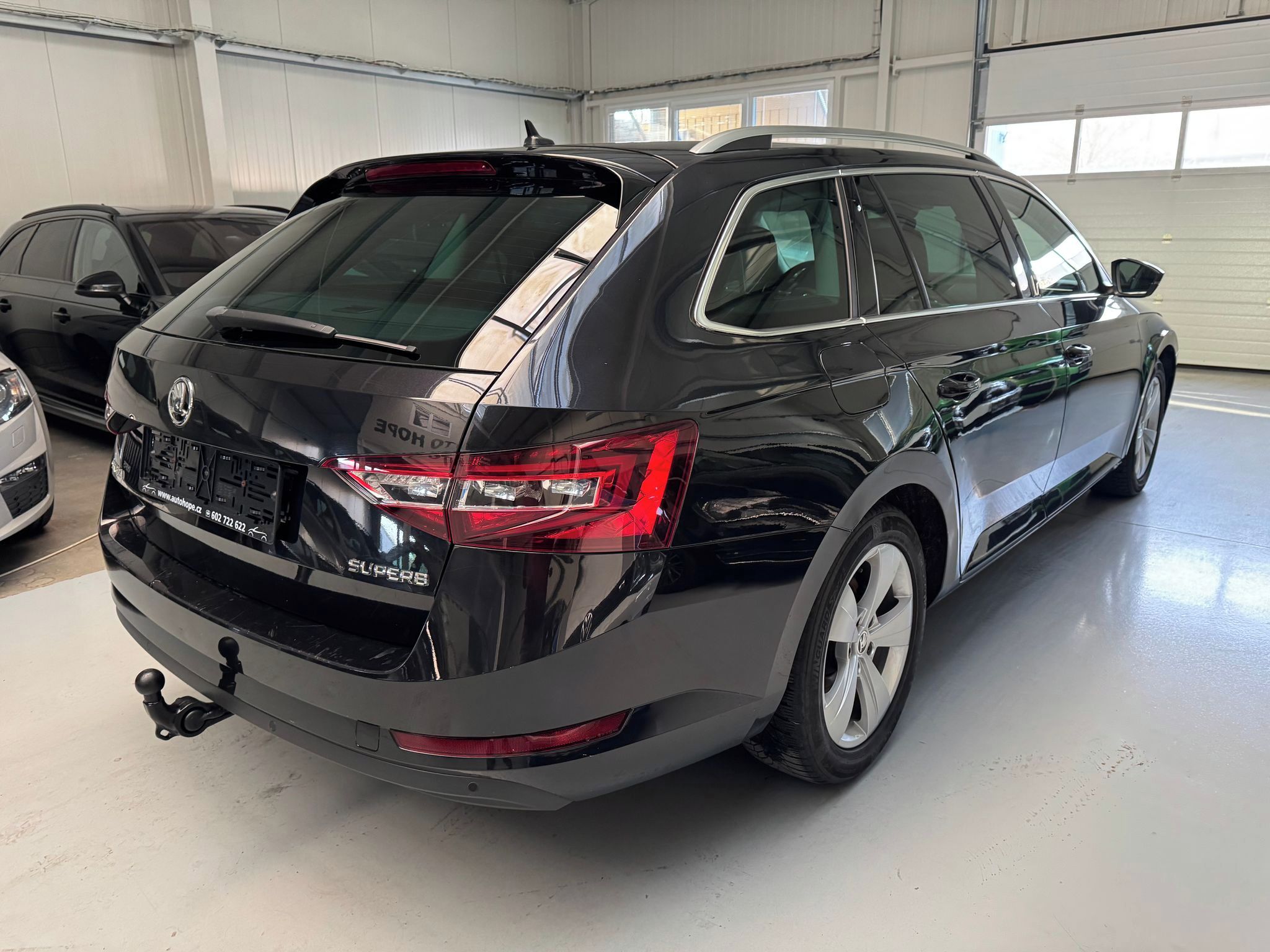 Škoda Superb, combi 2.0 TDI DSG Style - fotka 6