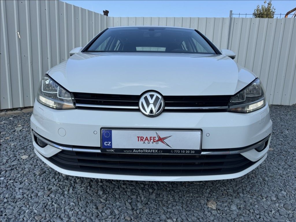 Volkswagen Golf, 2,0 TDI HIGHLINE DPH 1.maj ČR - fotka 2