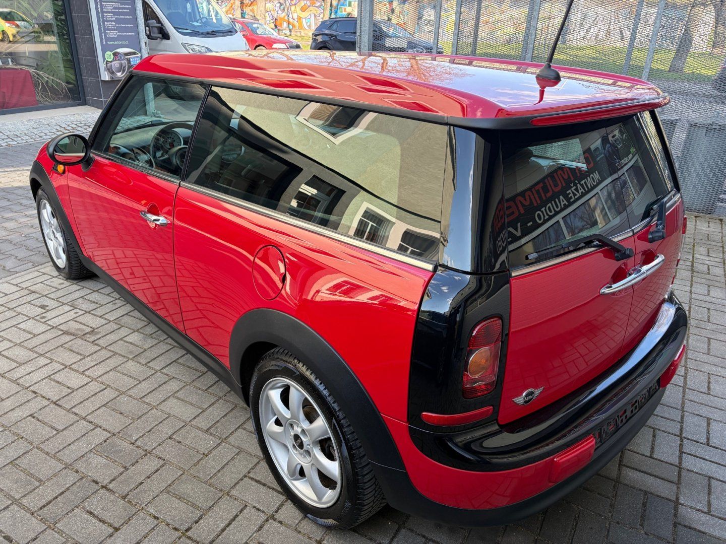 Mini Clubman, 1,4i 70kW, serviska - fotka 4