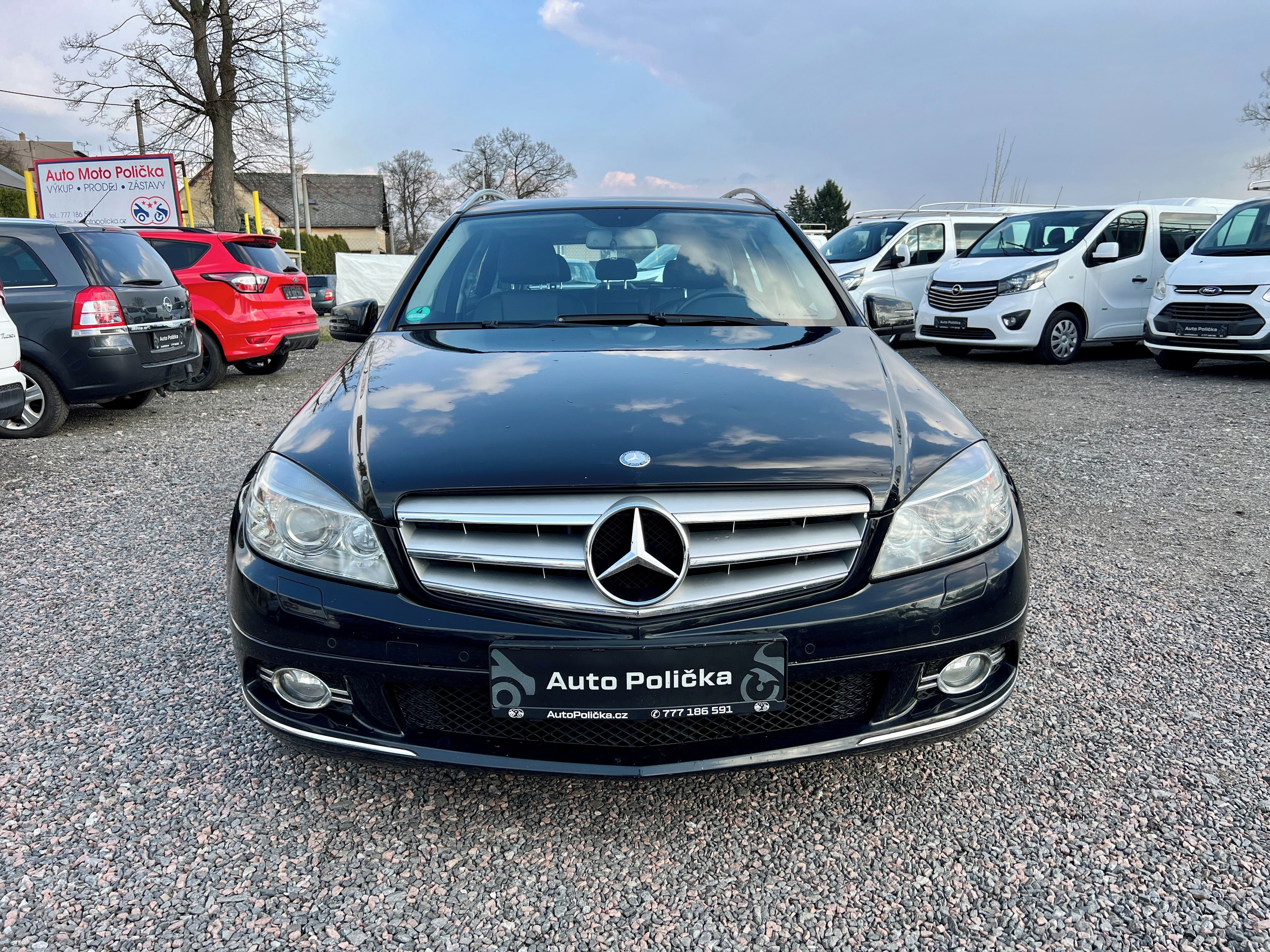 Mercedes-Benz Třídy C, 200 CDi 100 kW Aut.,Xenon,Navi - fotka 3
