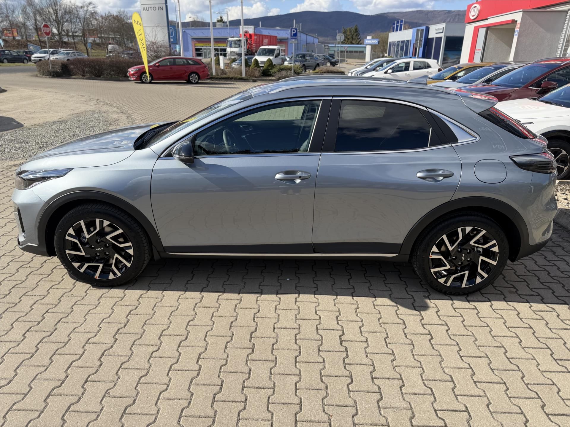 Kia XCee´d, 1,6 T 132kW 7DCT STEEL EDITION - fotka 4