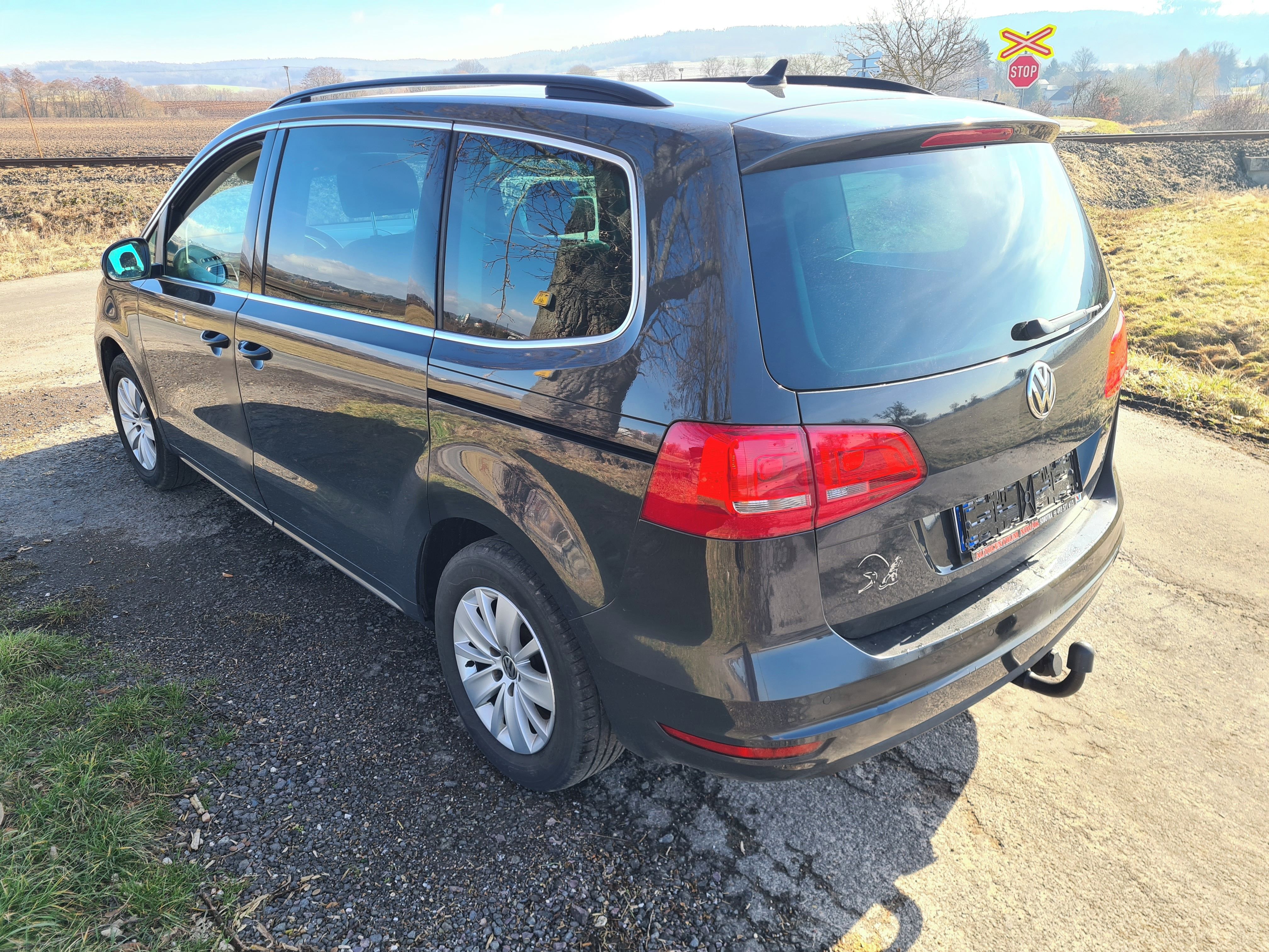 Volkswagen Sharan, 2.0 TDi_103 kW 7 míst - fotka 4