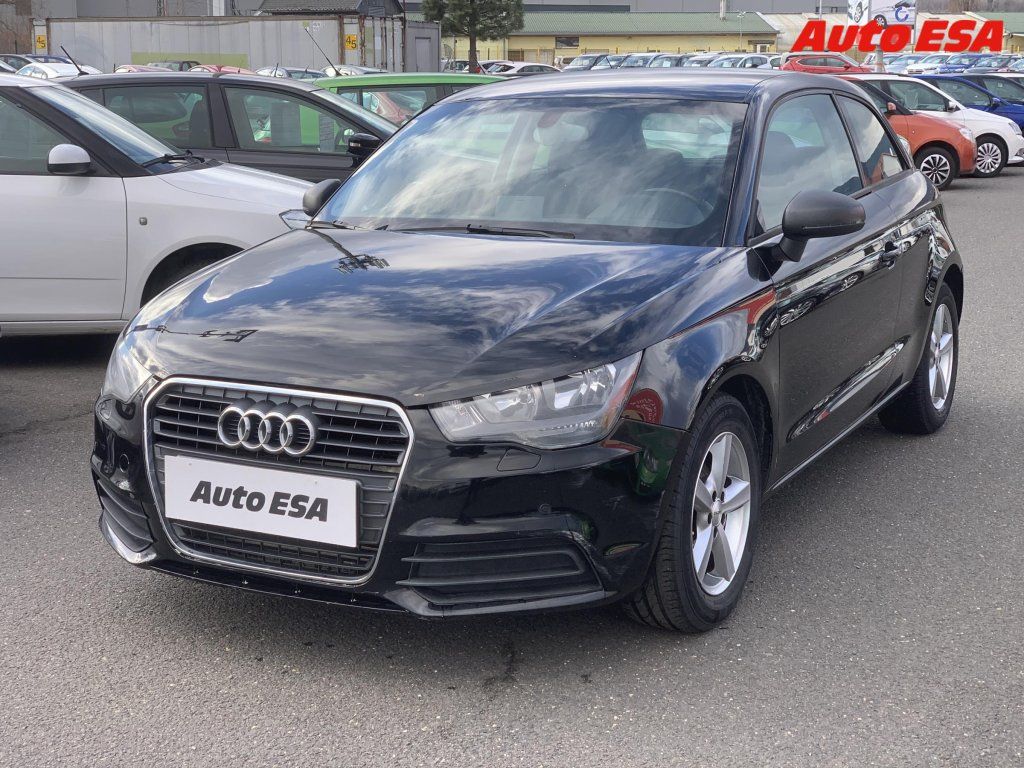 Audi A1, 1.6TDi,autoAC - fotka 3