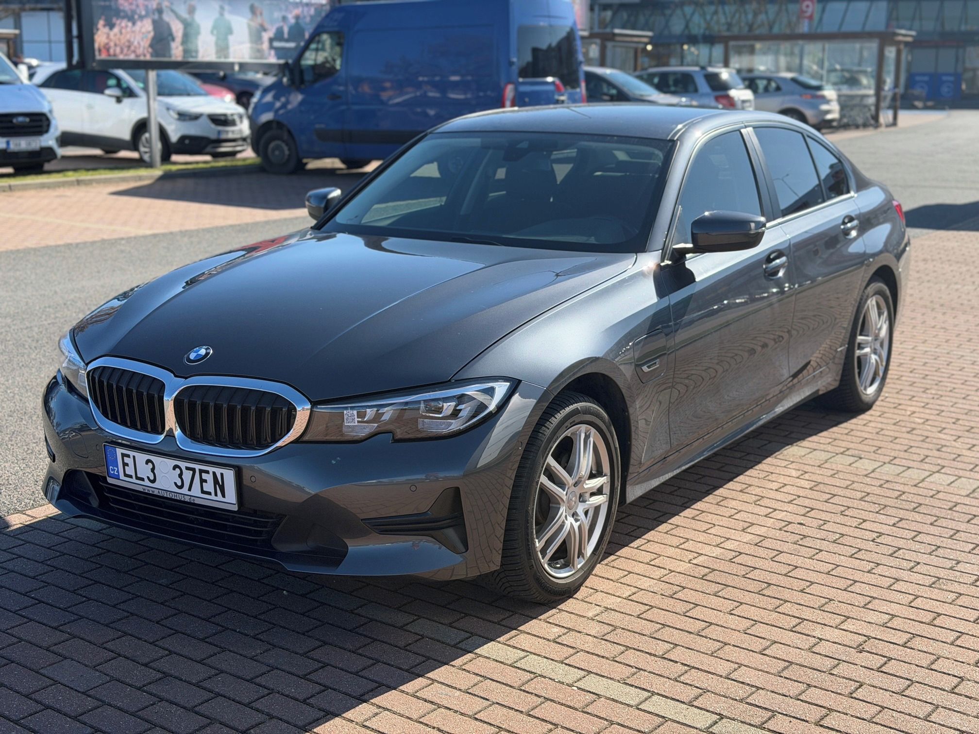 BMW Řada 3, 320e 2,0/120kW