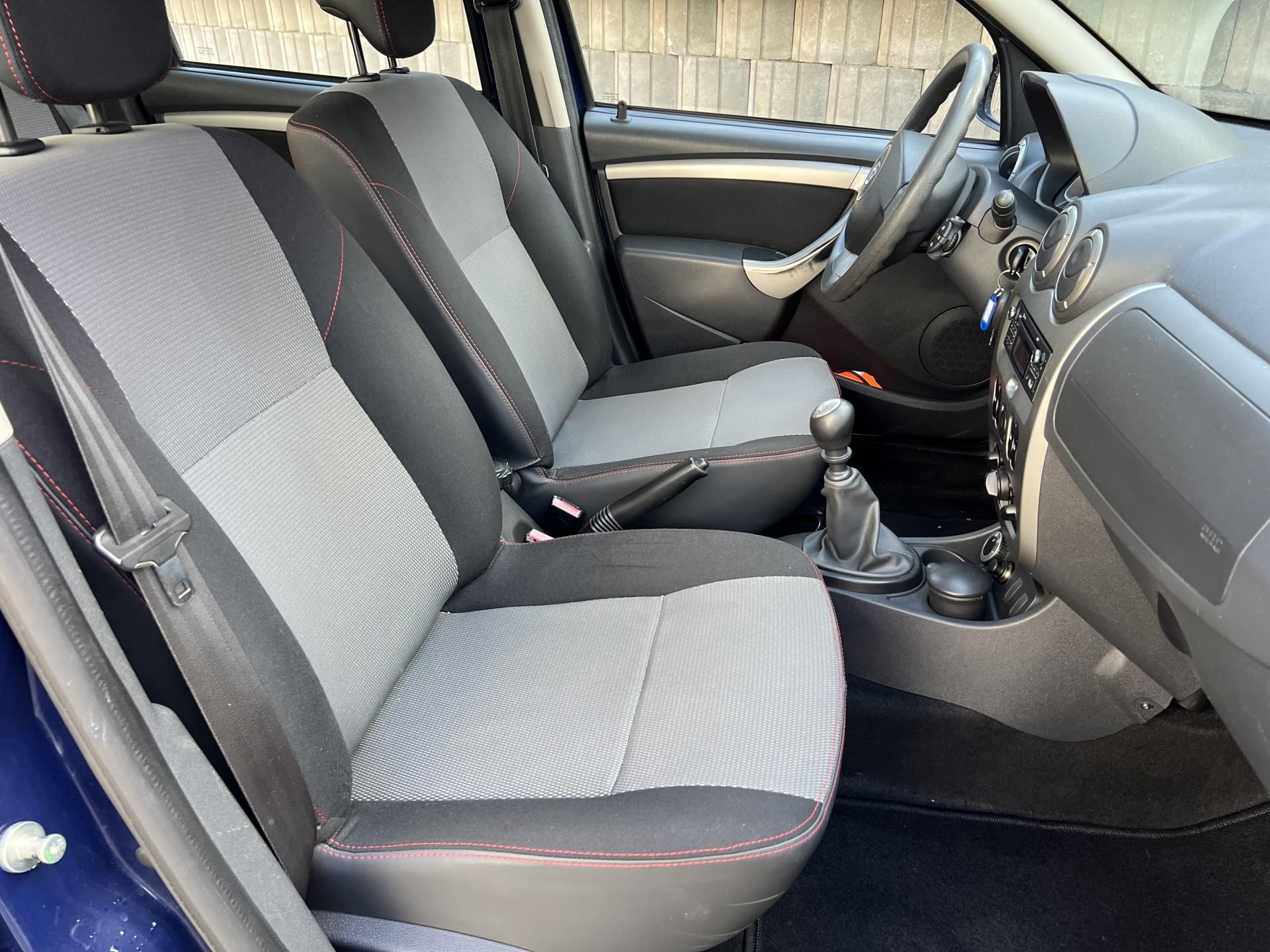 Dacia Duster, 1.6 16v 77 kW 4x4 NOVÁ STK - fotka 6