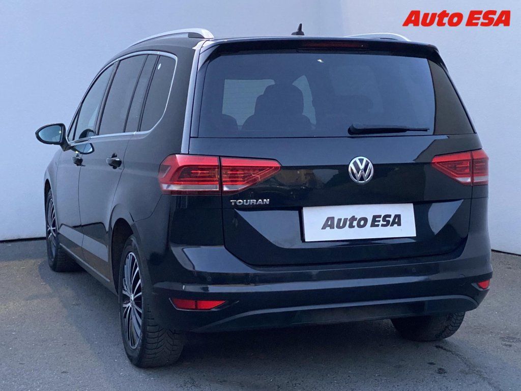 Volkswagen Touran, 1.6TDi 7 míst,DSG,LED - fotka 6