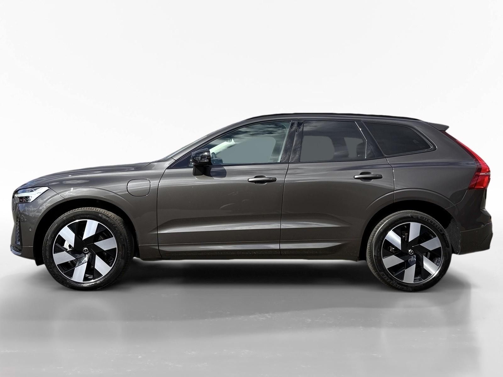 Volvo XC60, T8 AWD RECH.*ULTRA DARK + kola - fotka 4
