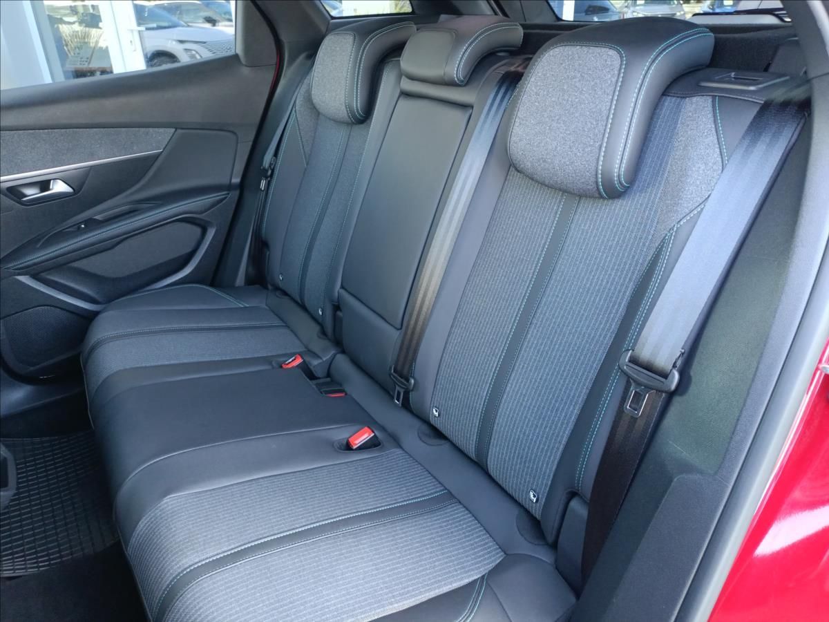 Peugeot 3008, Allure Pack 1.2 PT 130k EAT8 - fotka 5