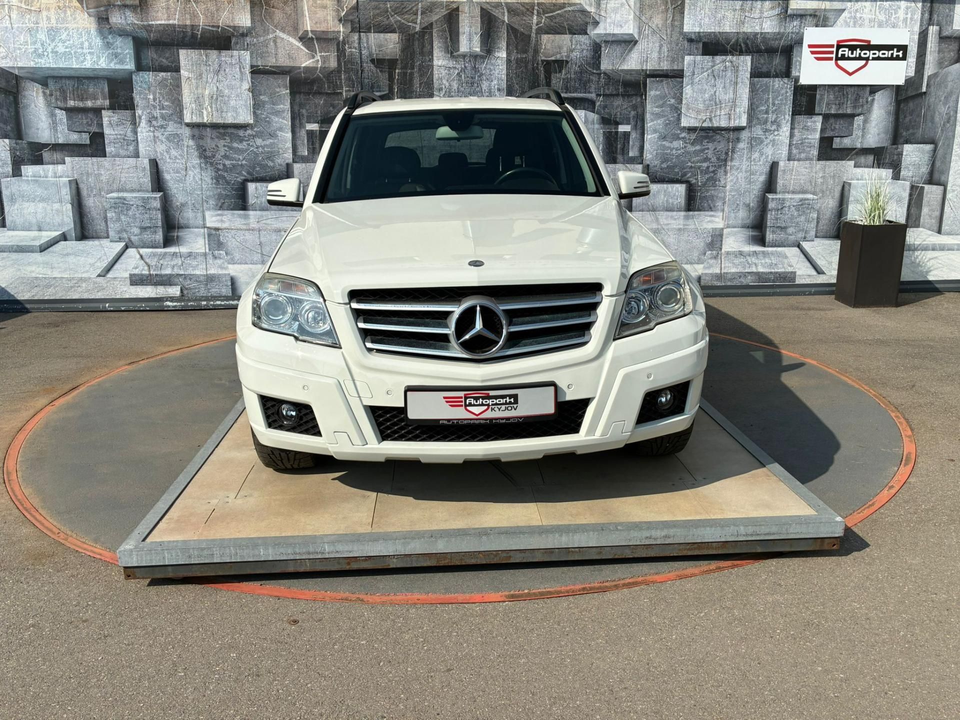 Mercedes-Benz GLK, 220CDi, 125KW, 4x4 - fotka 2