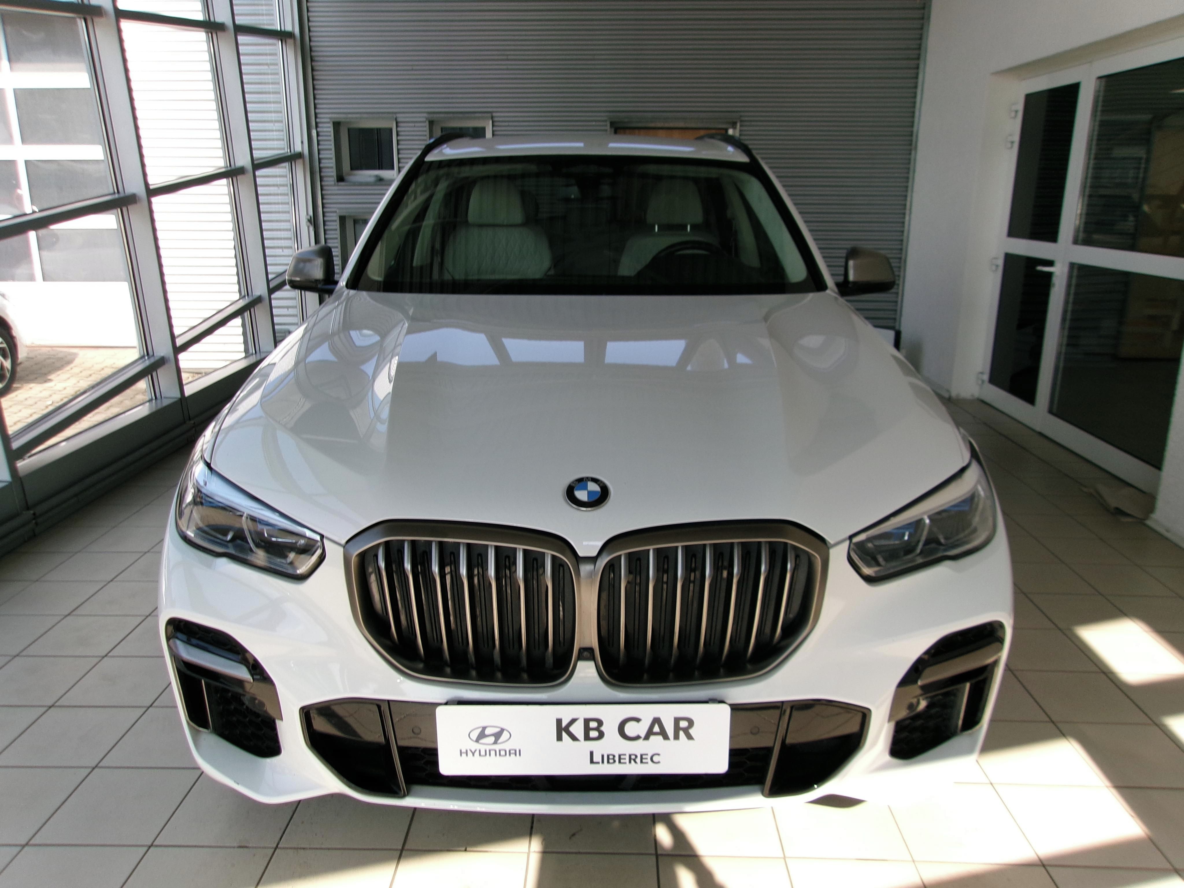 BMW X5, M50i 390kW xDrive - fotka 5